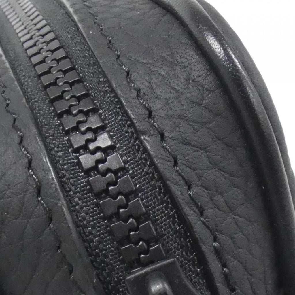 Louis Vuitton Black Leather Handbag Pochette