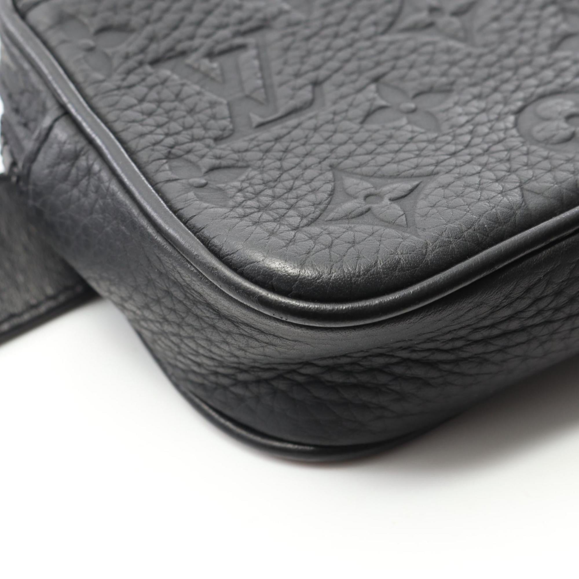 Louis Vuitton Black Noir Leather Fanny Pack Pochette