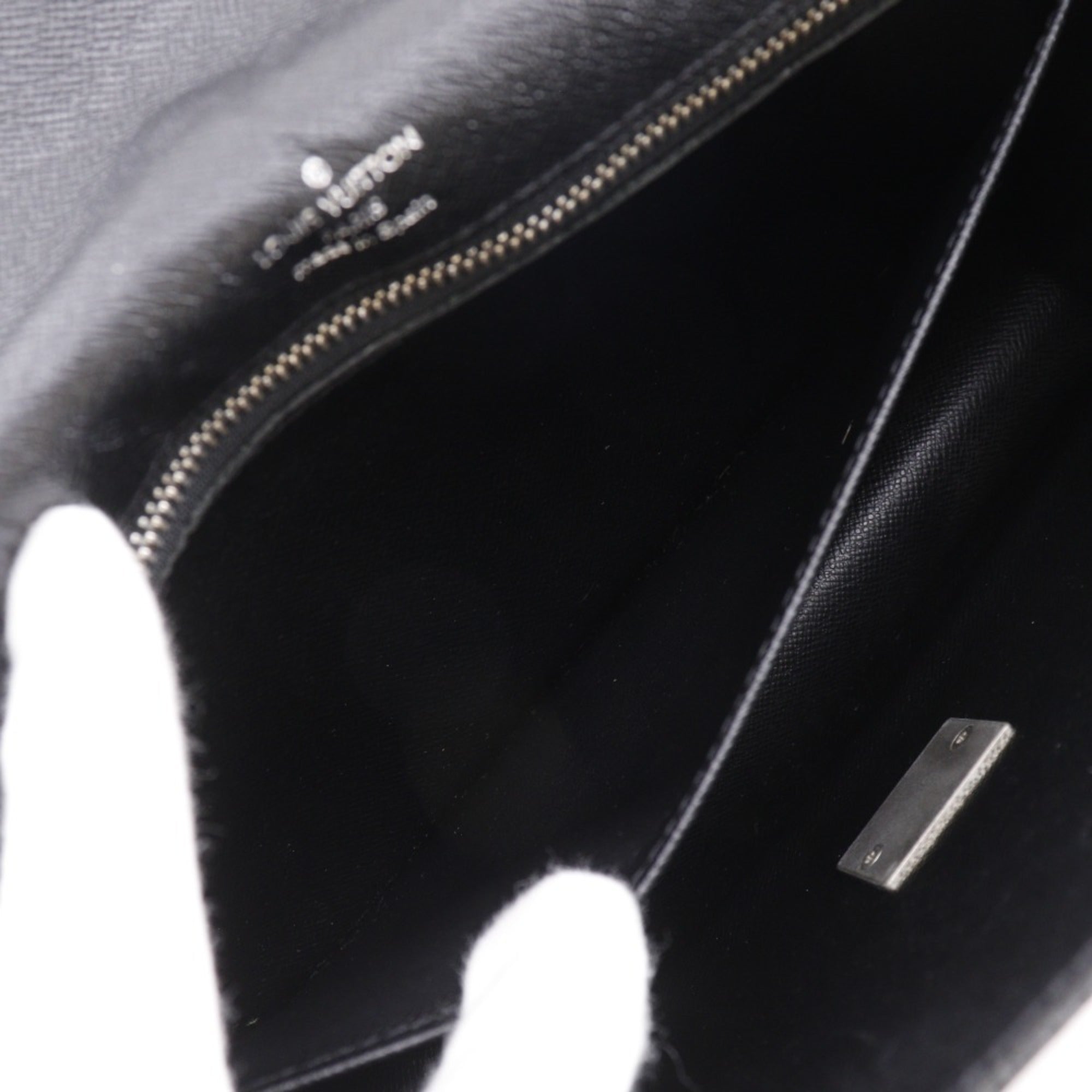 Louis Vuitton Taiga Ardoise Black Taiga Leather Pochette