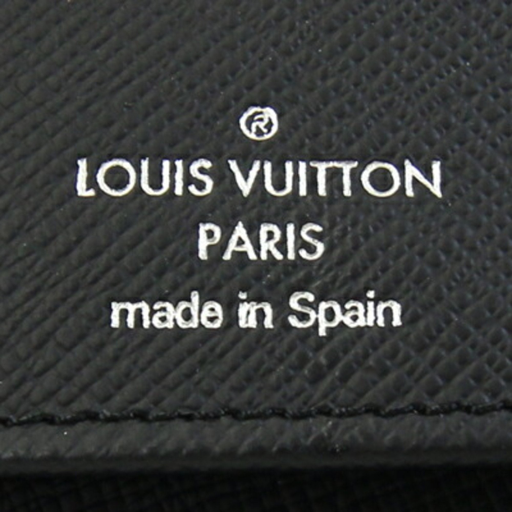 Louis Vuitton Black Noir Taiga Leather Leather Long Wallet