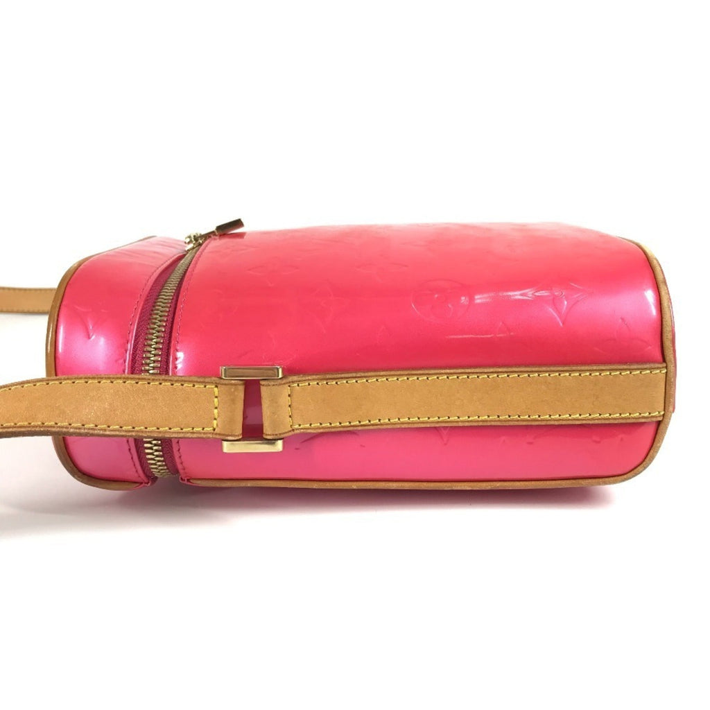 Louis Vuitton Fuchsia Pink Pink Monogram Vernis Pochette Shoulder Bag