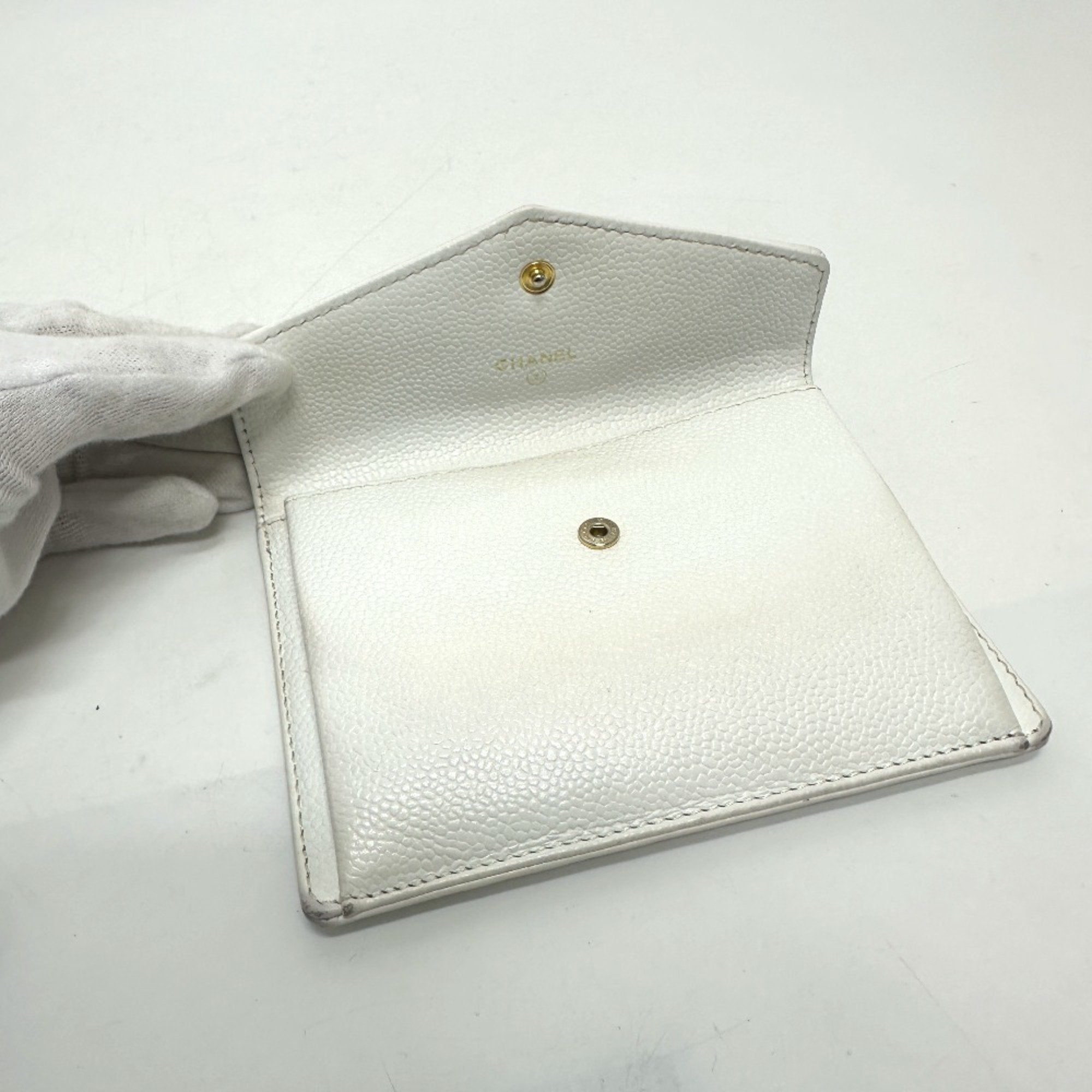 Chanel White Grained Calfskin Wallet (Bi-Fold)