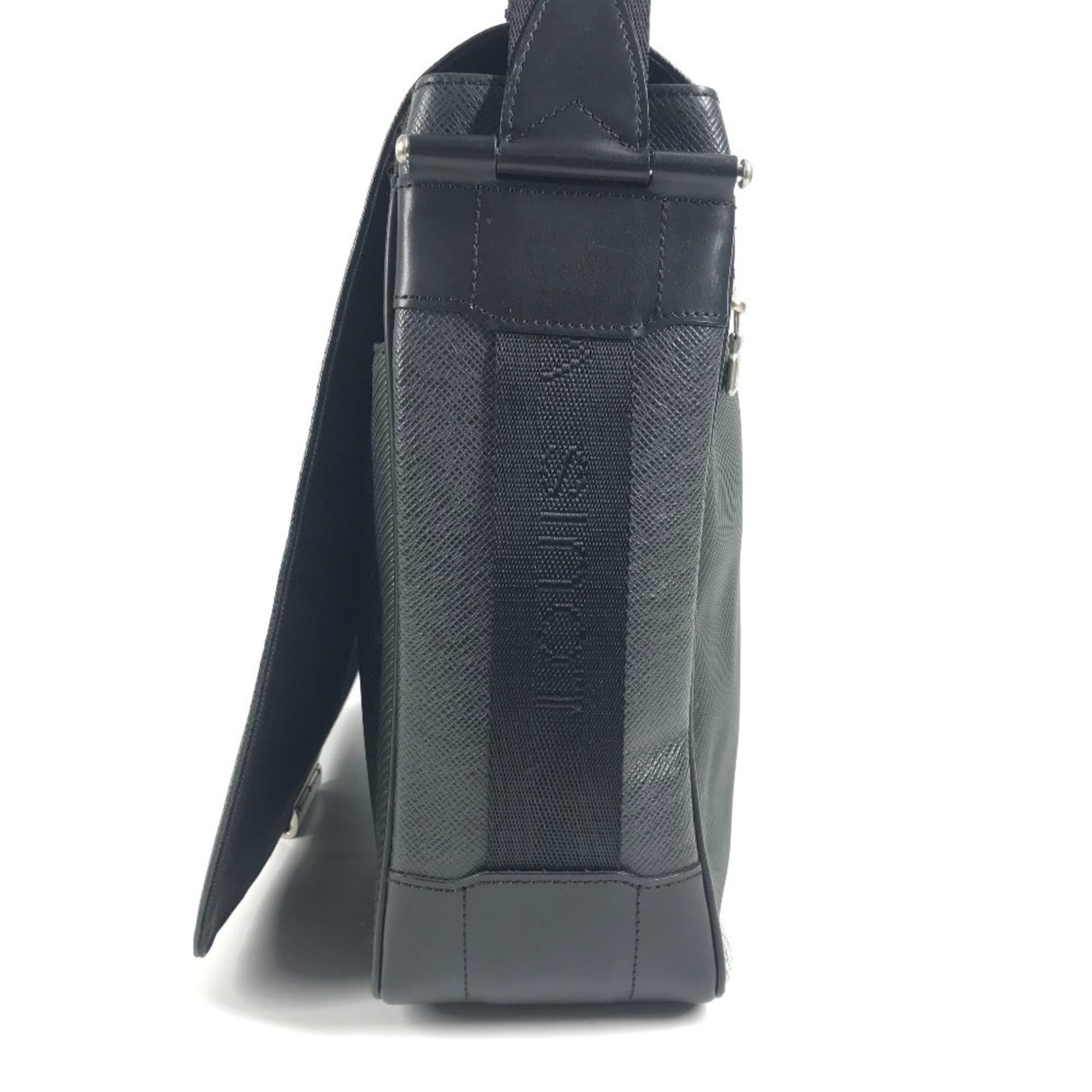 Louis Vuitton Black Khaki Taiga Leather Messenger Bag Shoulder Bag