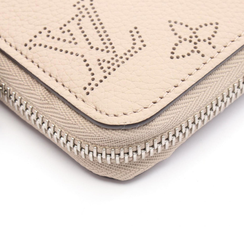 Louis Vuitton Beige Galle Mahina Leather Leather Long Wallet