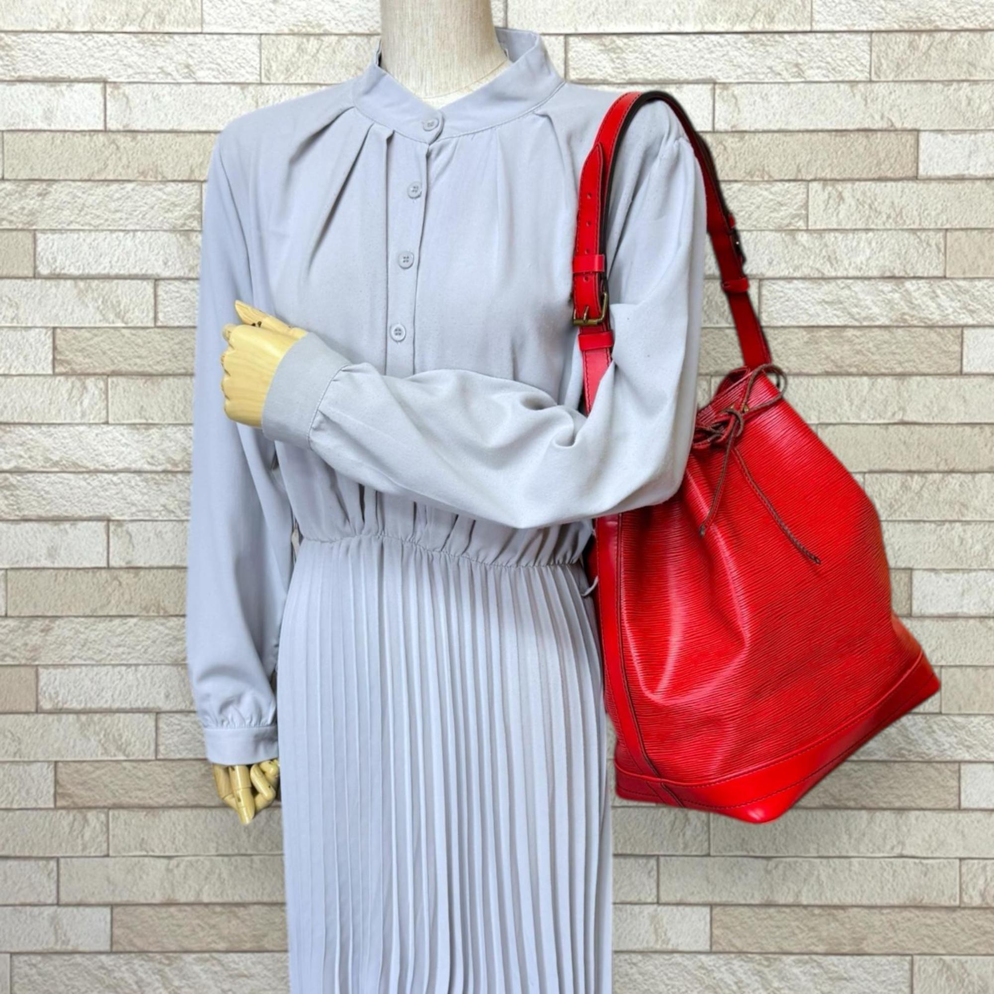 Louis Vuitton Castilian Red Red Color Epi Leather Shoulder Bag