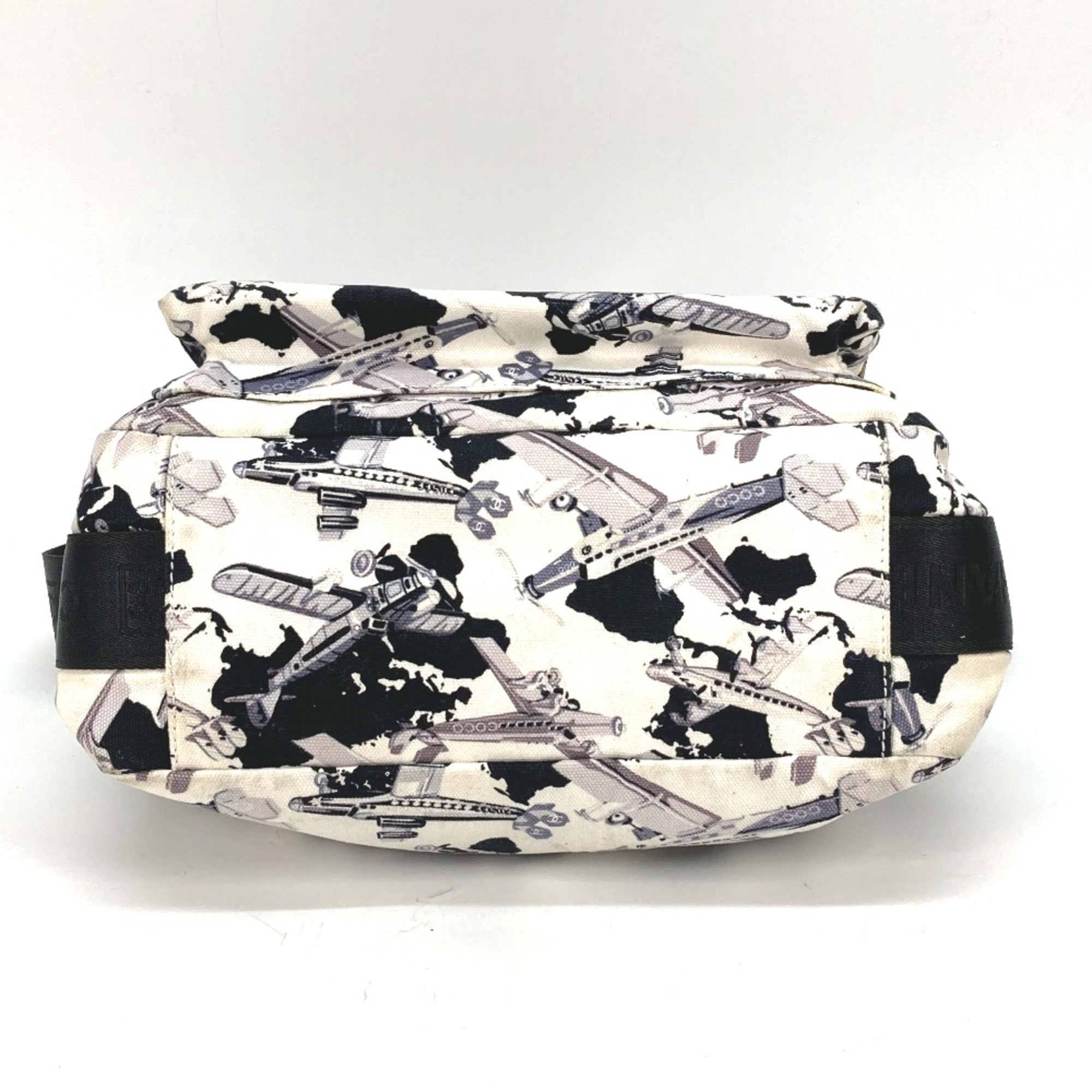 Chanel Black Cloth Shoulder Bag