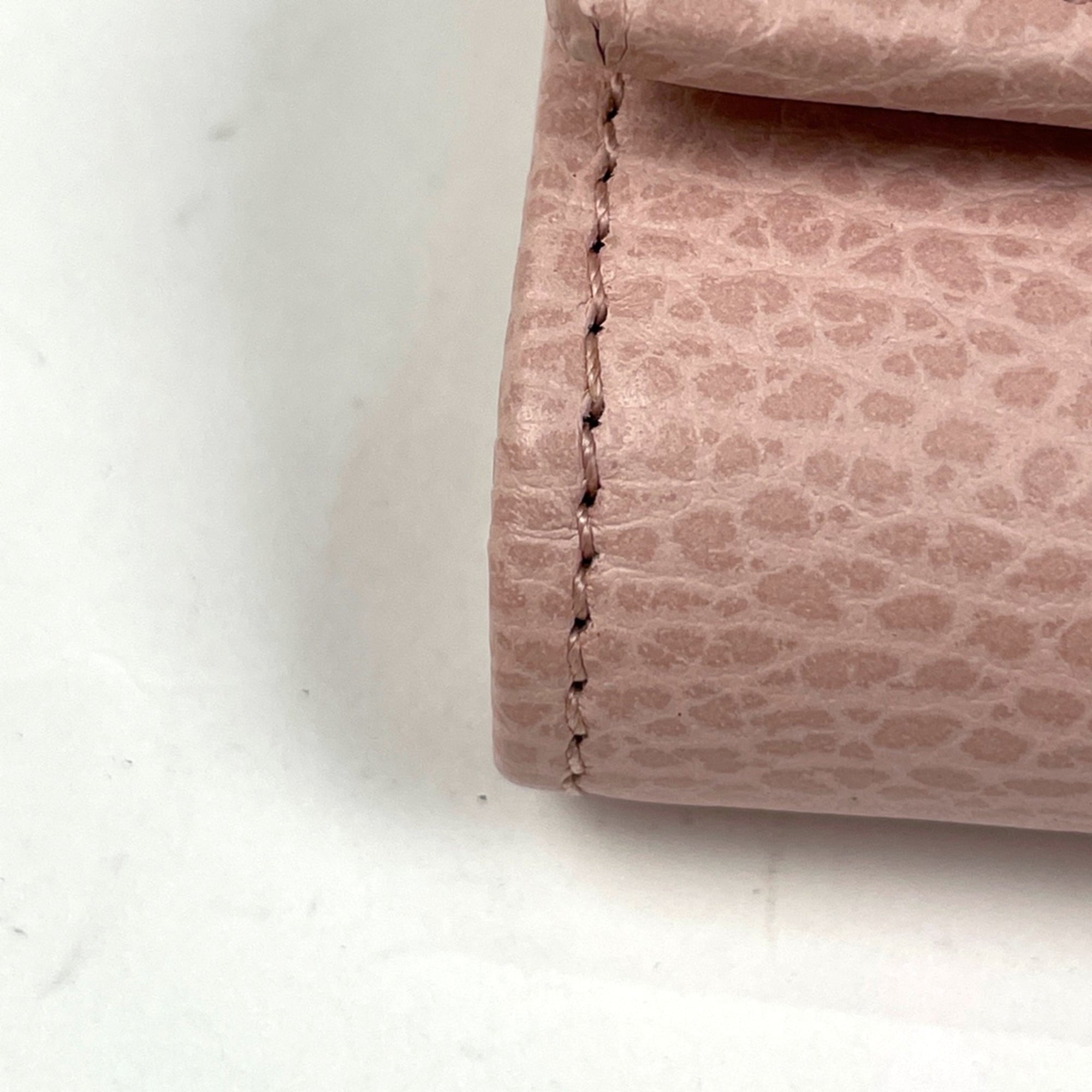 Gucci Pink Leather Chain/Shoulder Wallet (Pre-Owned)