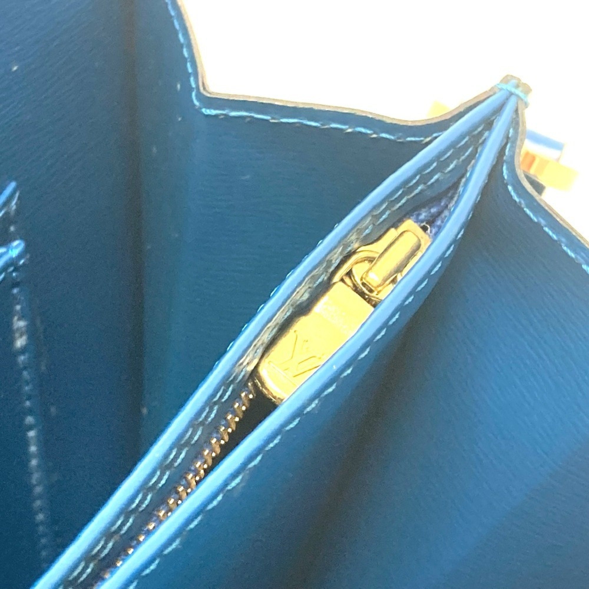 Louis Vuitton Blue Epi Leather Pochette Shoulder Bag