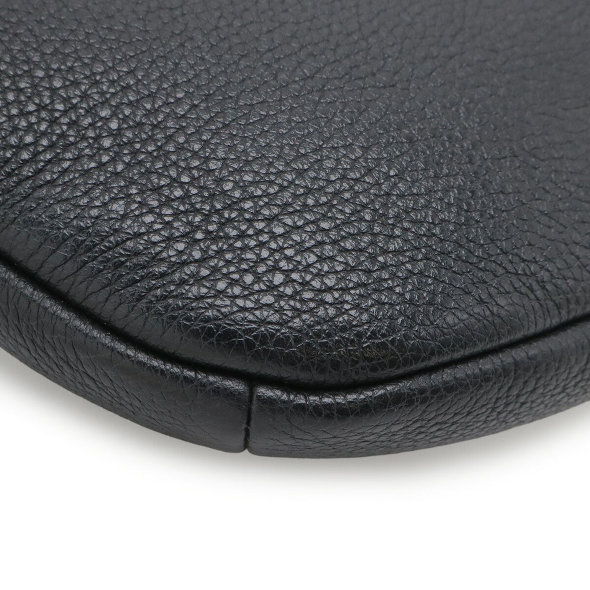 Gucci Black Leather Sling Bag (Pre-Owned)