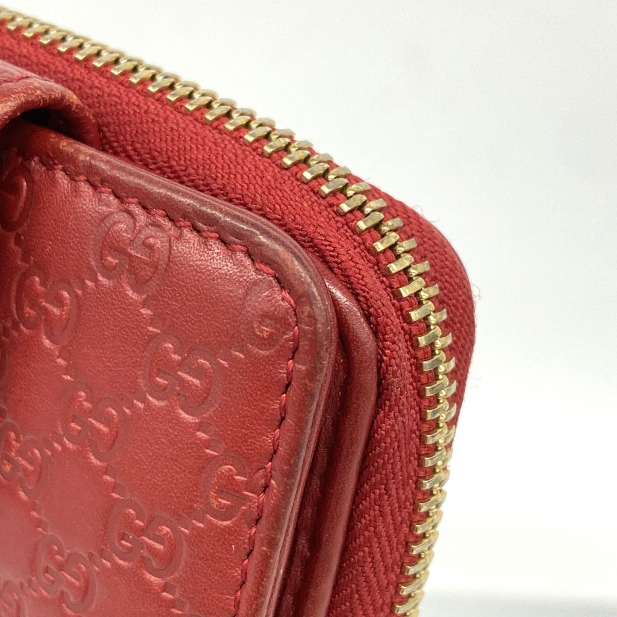 Gucci Red Color Leather Wallet (Bi-Fold) (Pre-Owned)