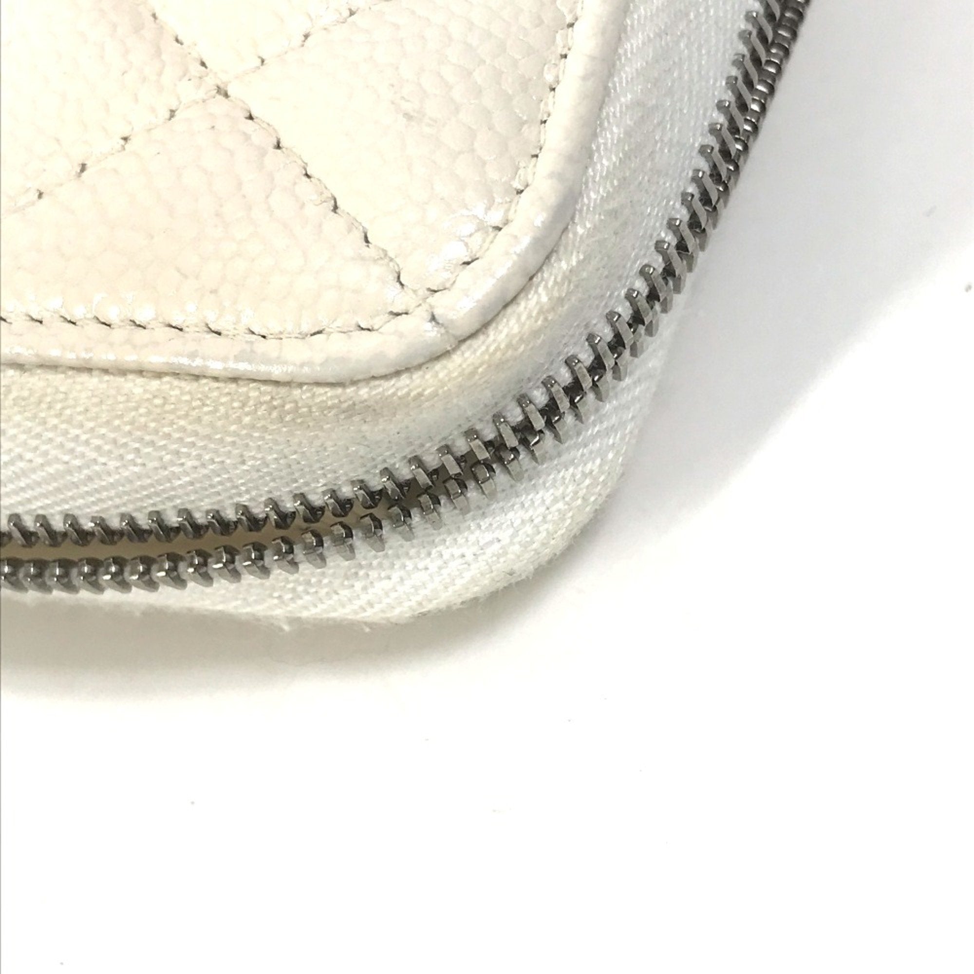 Chanel White Leather Long Wallet (Bi-Fold)