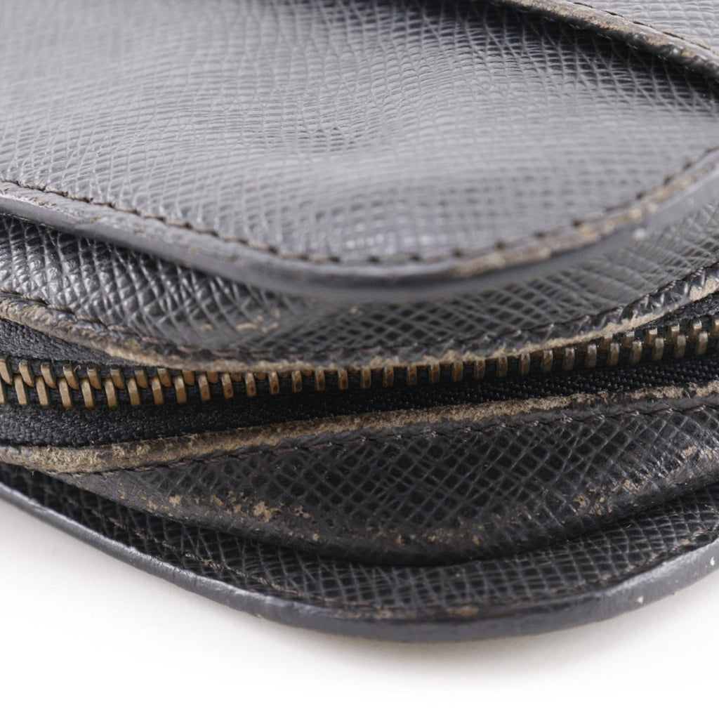 Louis Vuitton Taiga Ardoise Black Taiga Leather Handbag