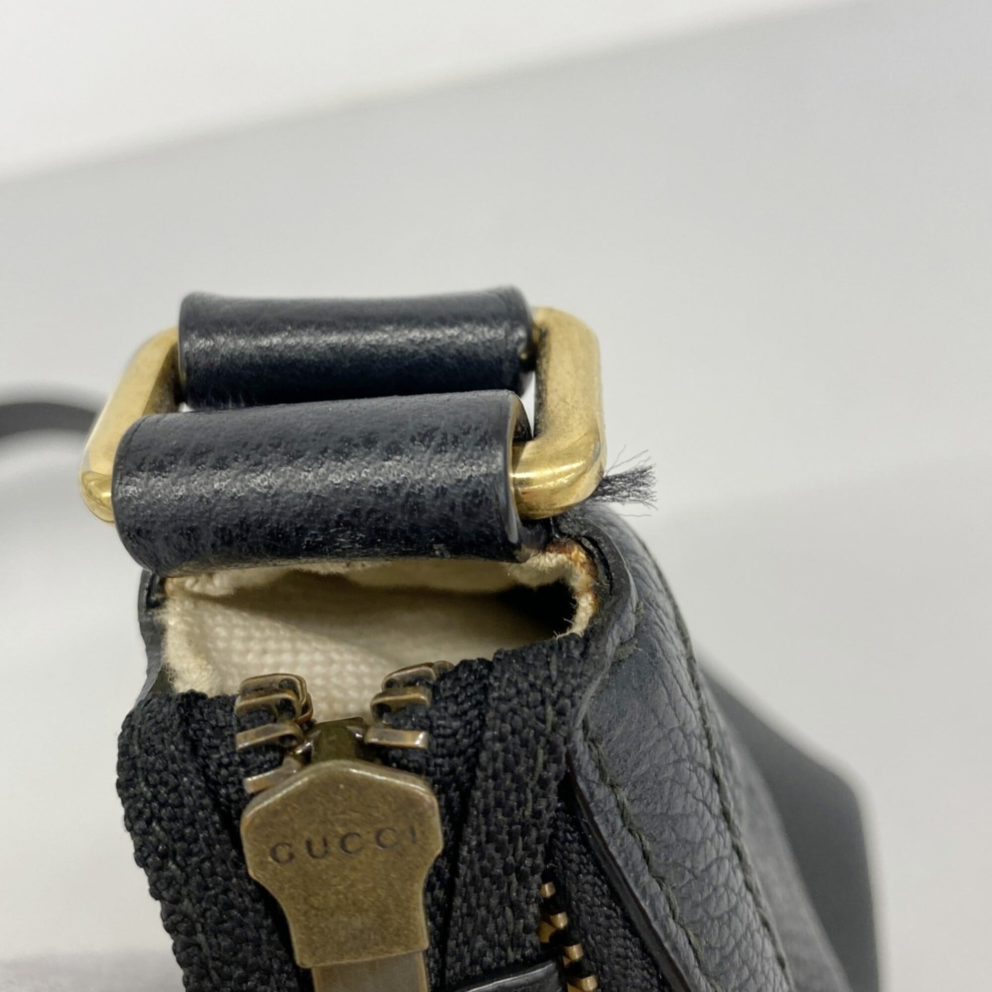 Gucci Black Leather Shoulder Bag (Pre-Owned)