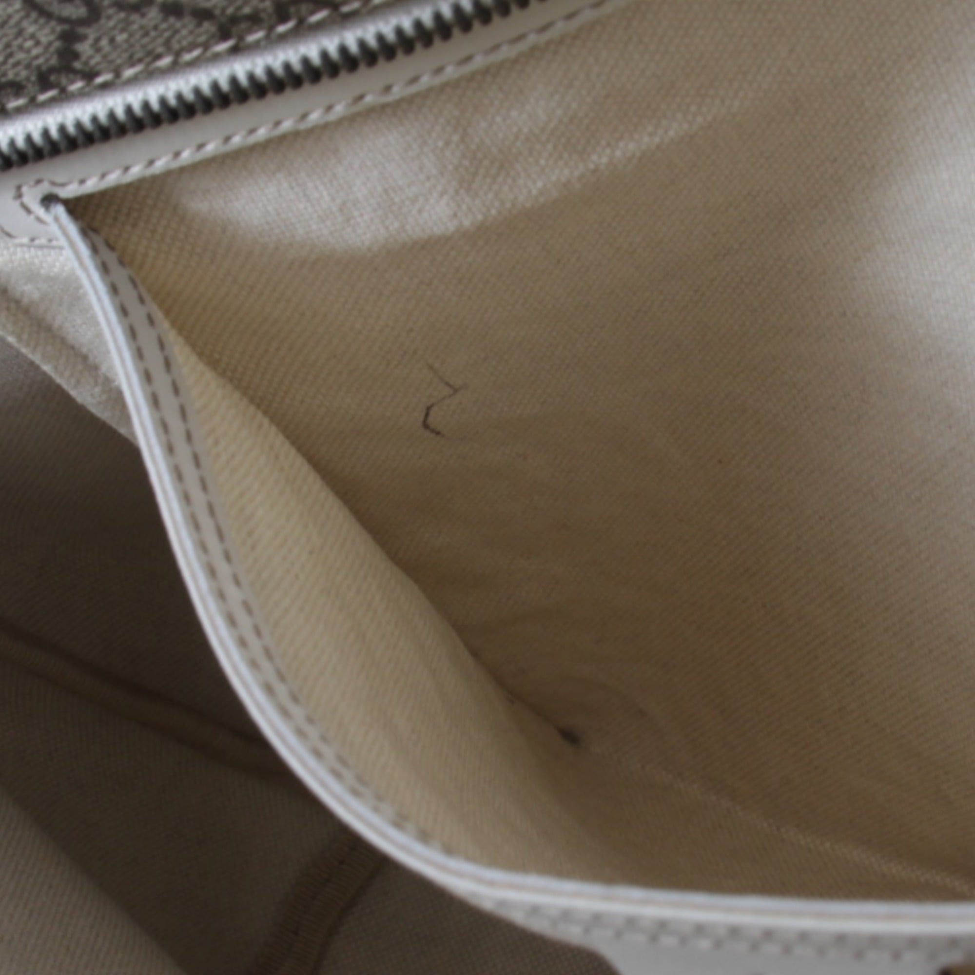 Gucci Brown Gg Supreme Tote Bag (Pre-Owned)