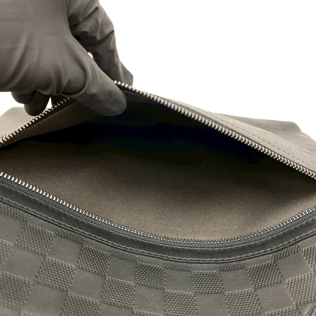 Louis Vuitton Black Leather Pochette Shoulder Bag