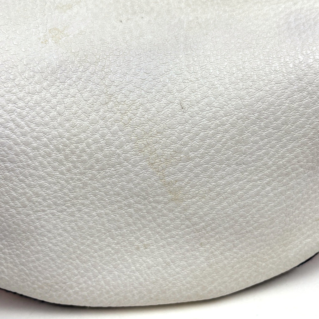 Gucci White Leather Shoulder Bag (Pre-Owned)