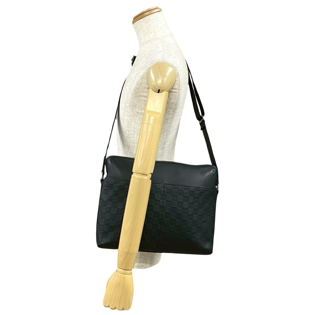 Louis Vuitton Black Leather Shoulder Bag