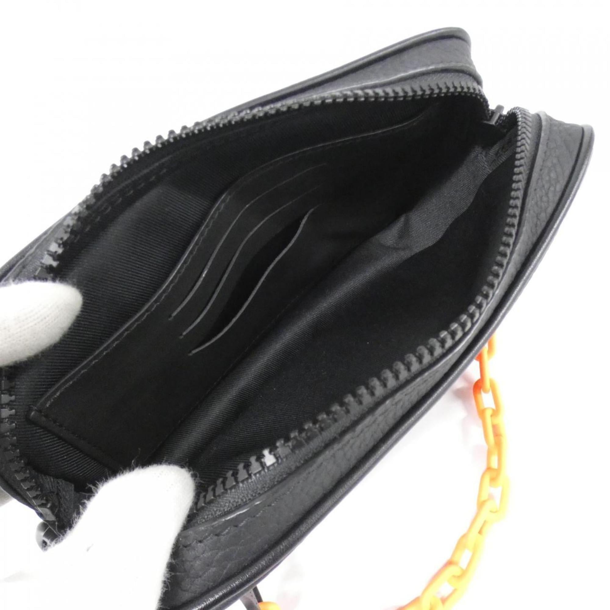 Louis Vuitton Black Leather Handbag Pochette