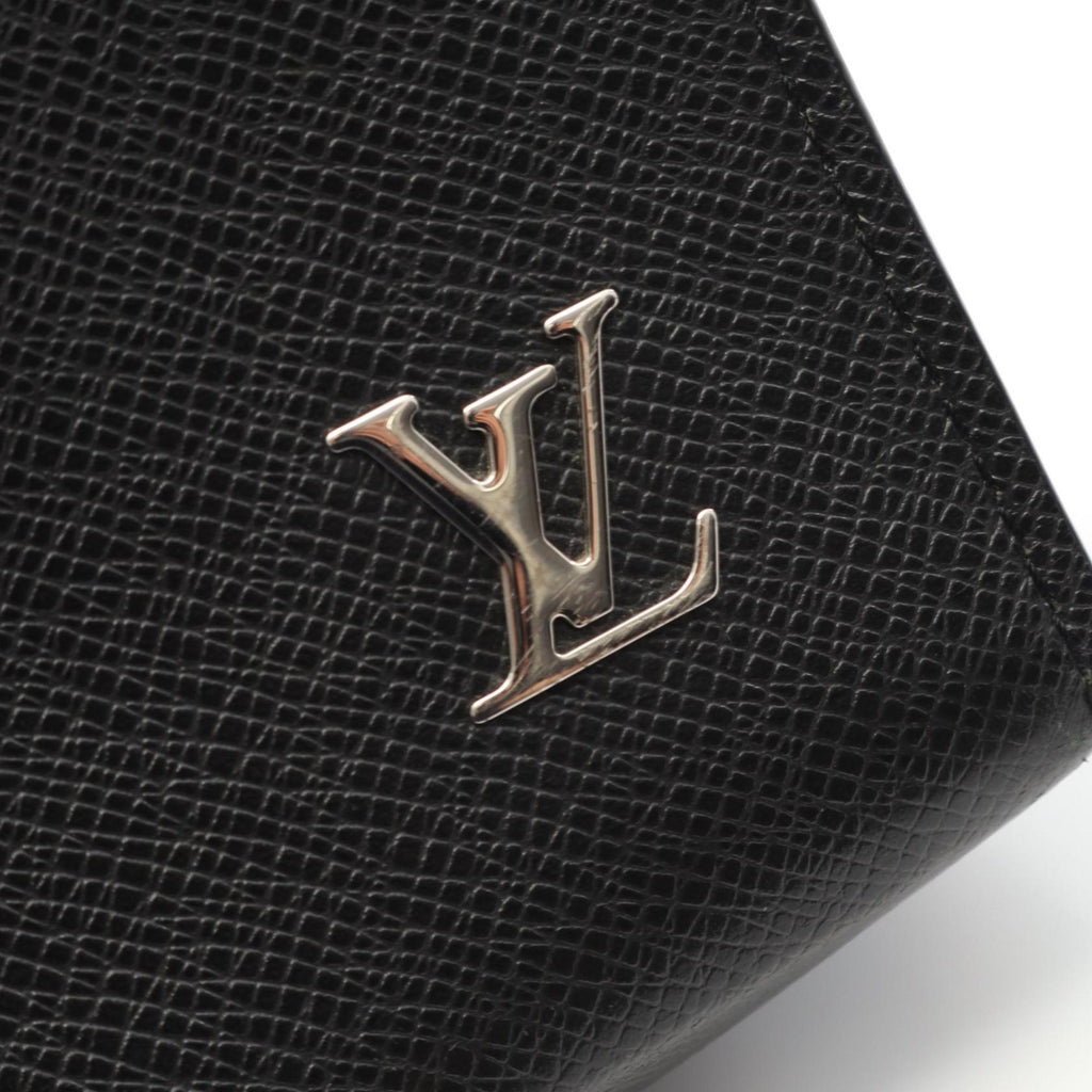 Louis Vuitton Taiga Black Taiga Leather Clutch Bag Pochette