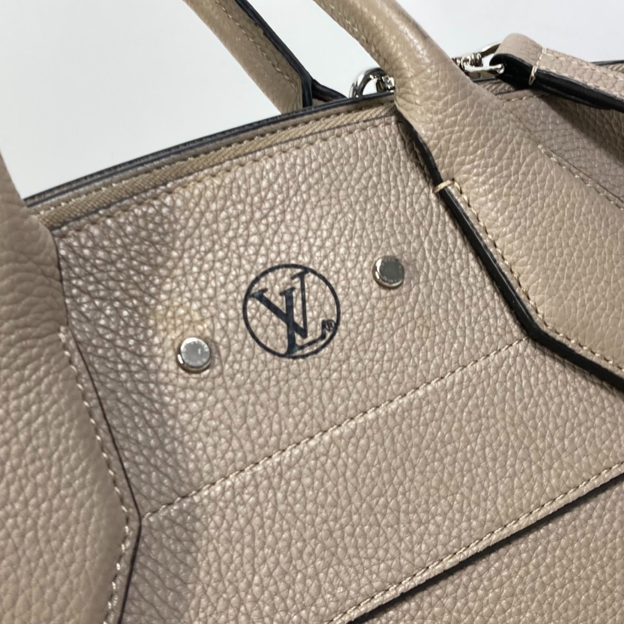 Louis Vuitton Gray Leather Handbag