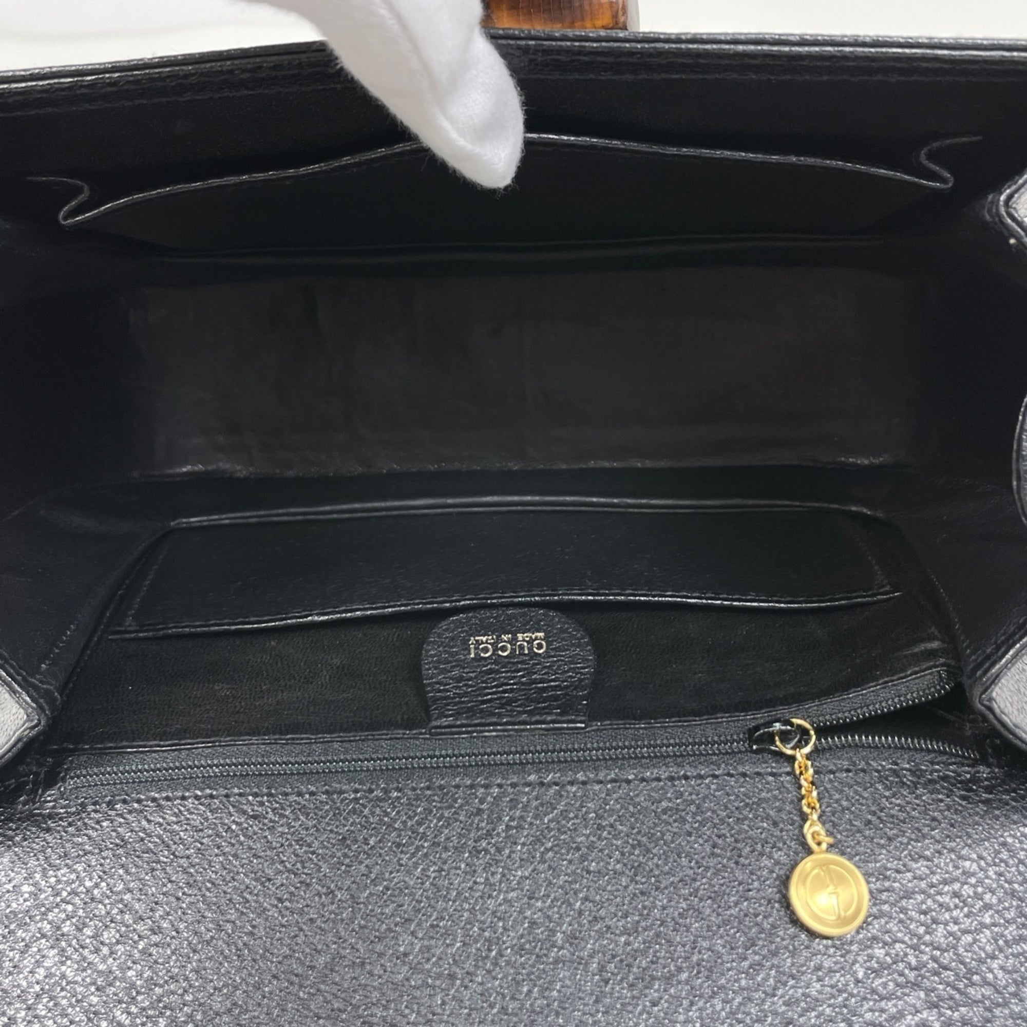 Gucci Black Leather Handbag (Pre-Owned)