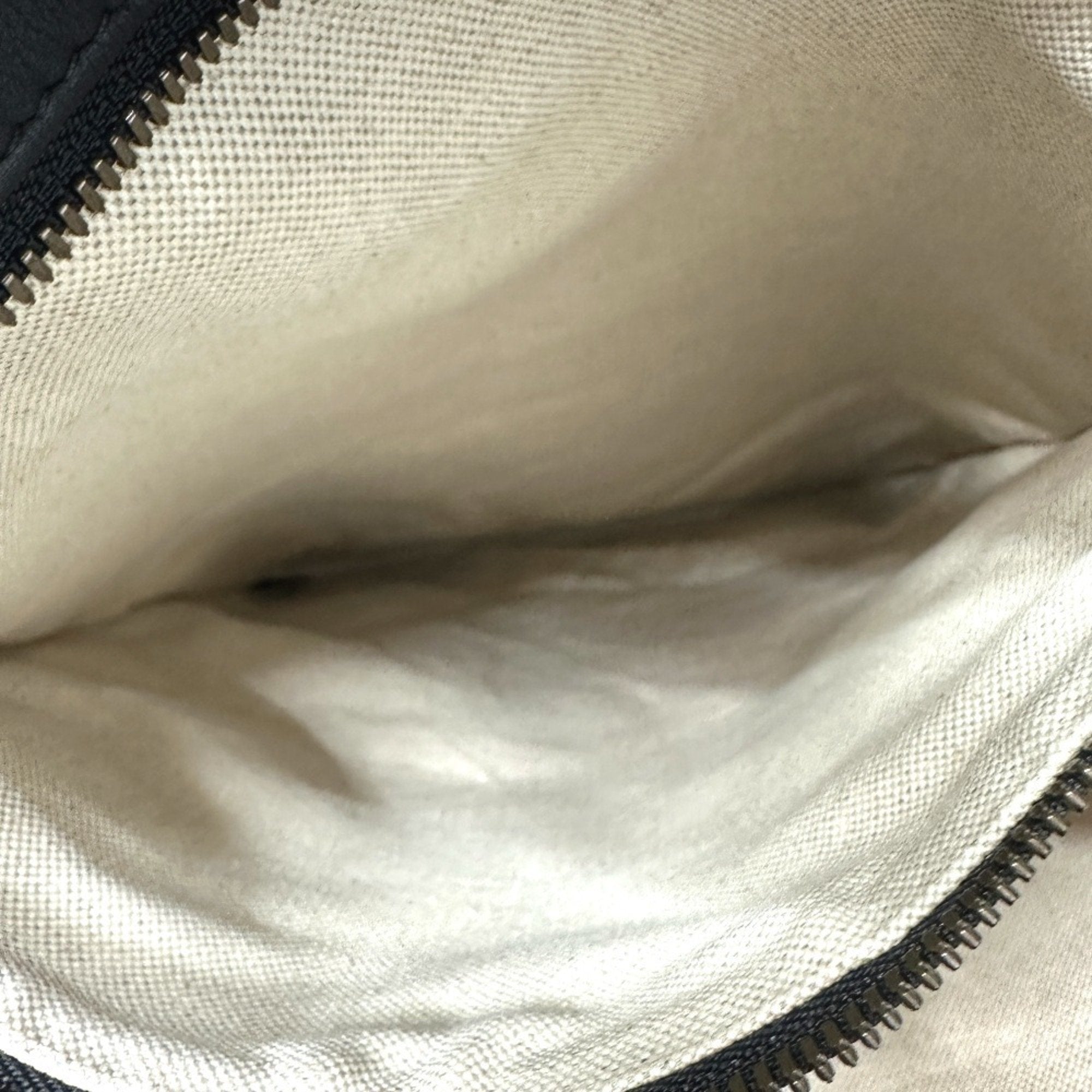 Gucci Beige Gg Supreme Handbag Shoulder Bag (Pre-Owned)