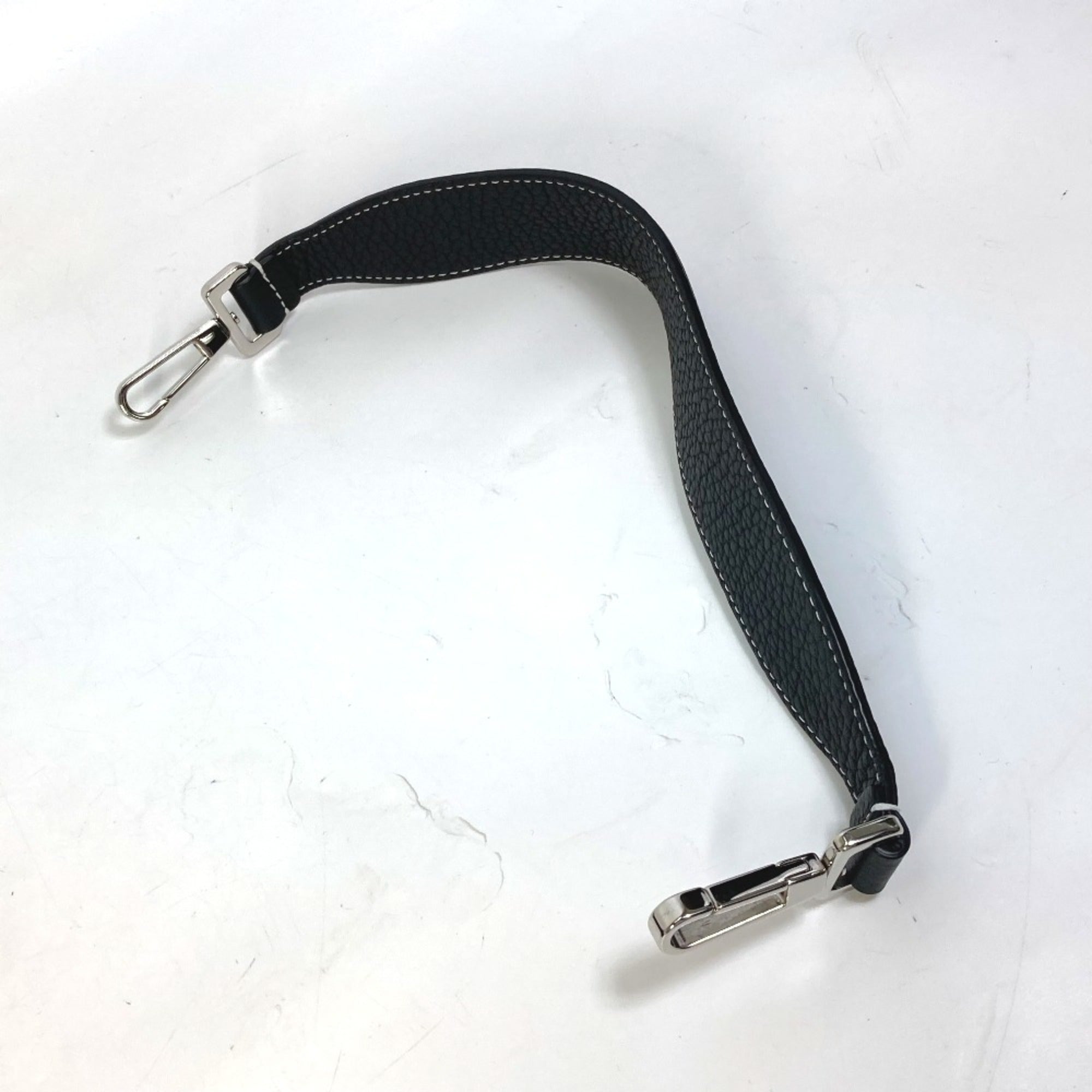 Christian Dior Black Leather Shoulder Bag (Pre-Owned)