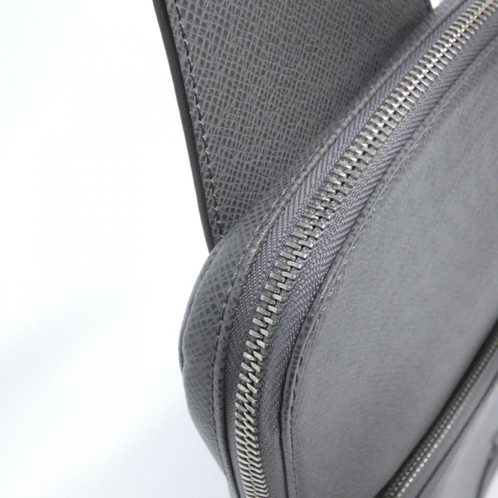 Louis Vuitton Gris Leather Shoulder Bag