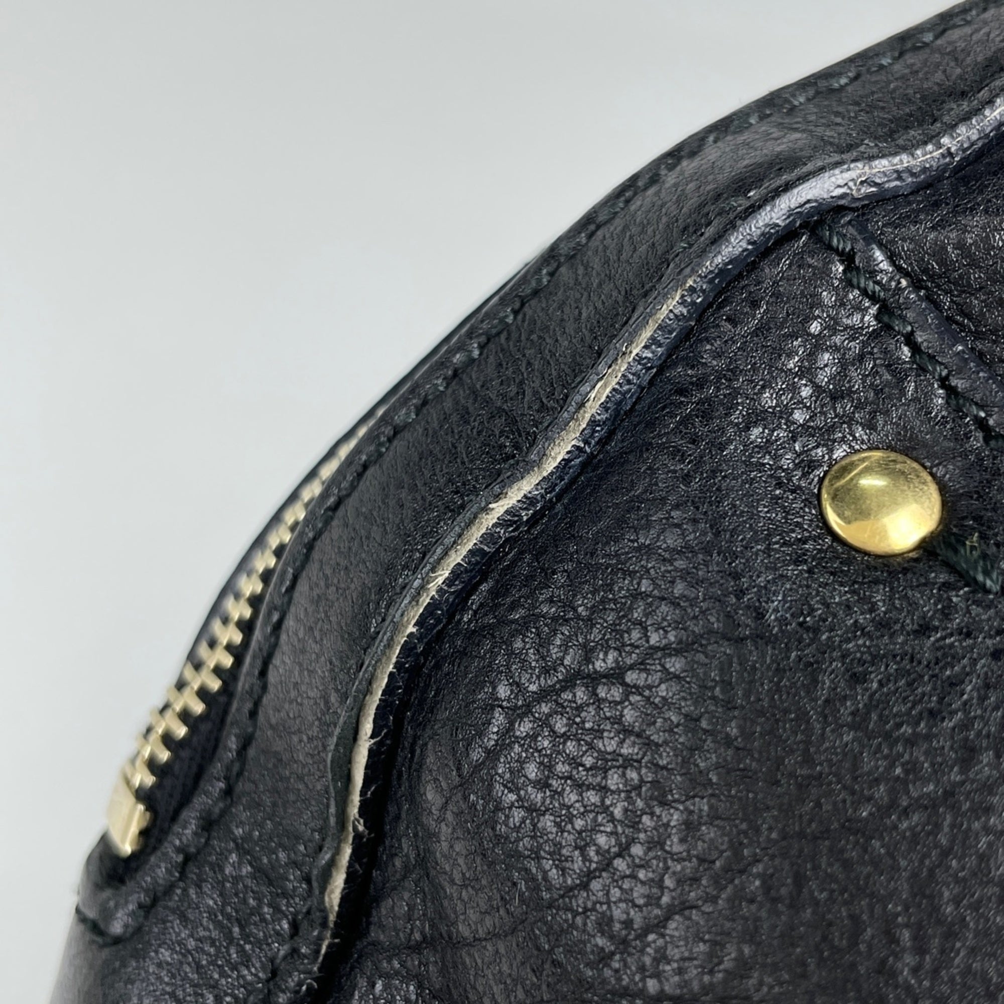 Yves Saint Laurent Muse Black Leather Handbag (Pre-Owned)