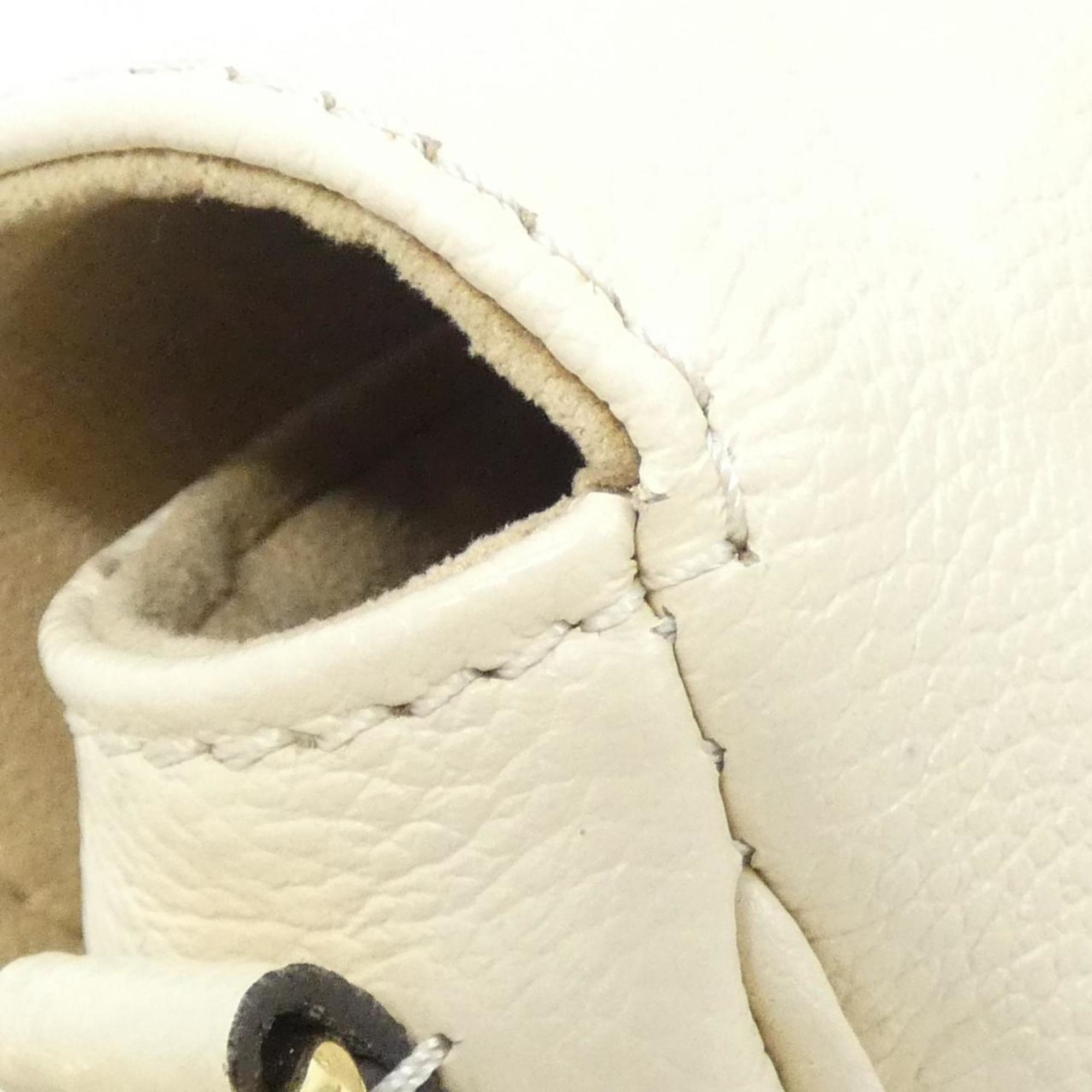 Louis Vuitton Cream Leather Shoulder Bag