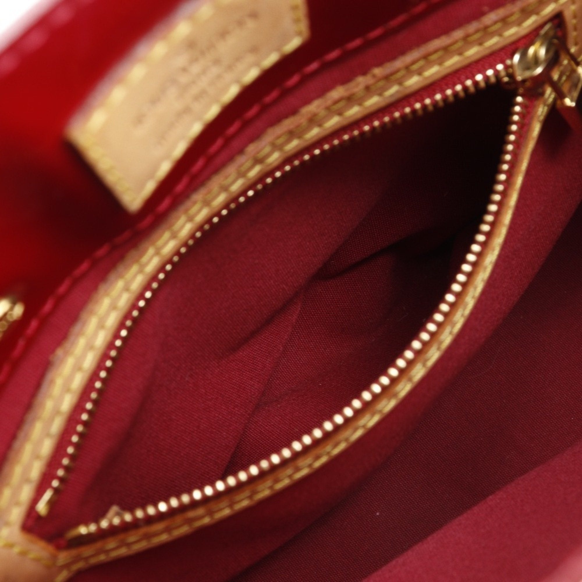 Louis Vuitton Pomme D'amour Red Color Monogram Vernis Handbag