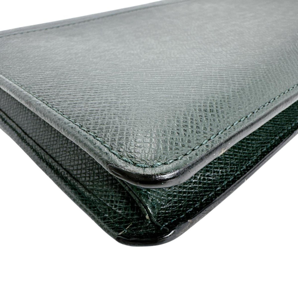 Louis Vuitton Episea Green Taiga Leather Clutch Bag