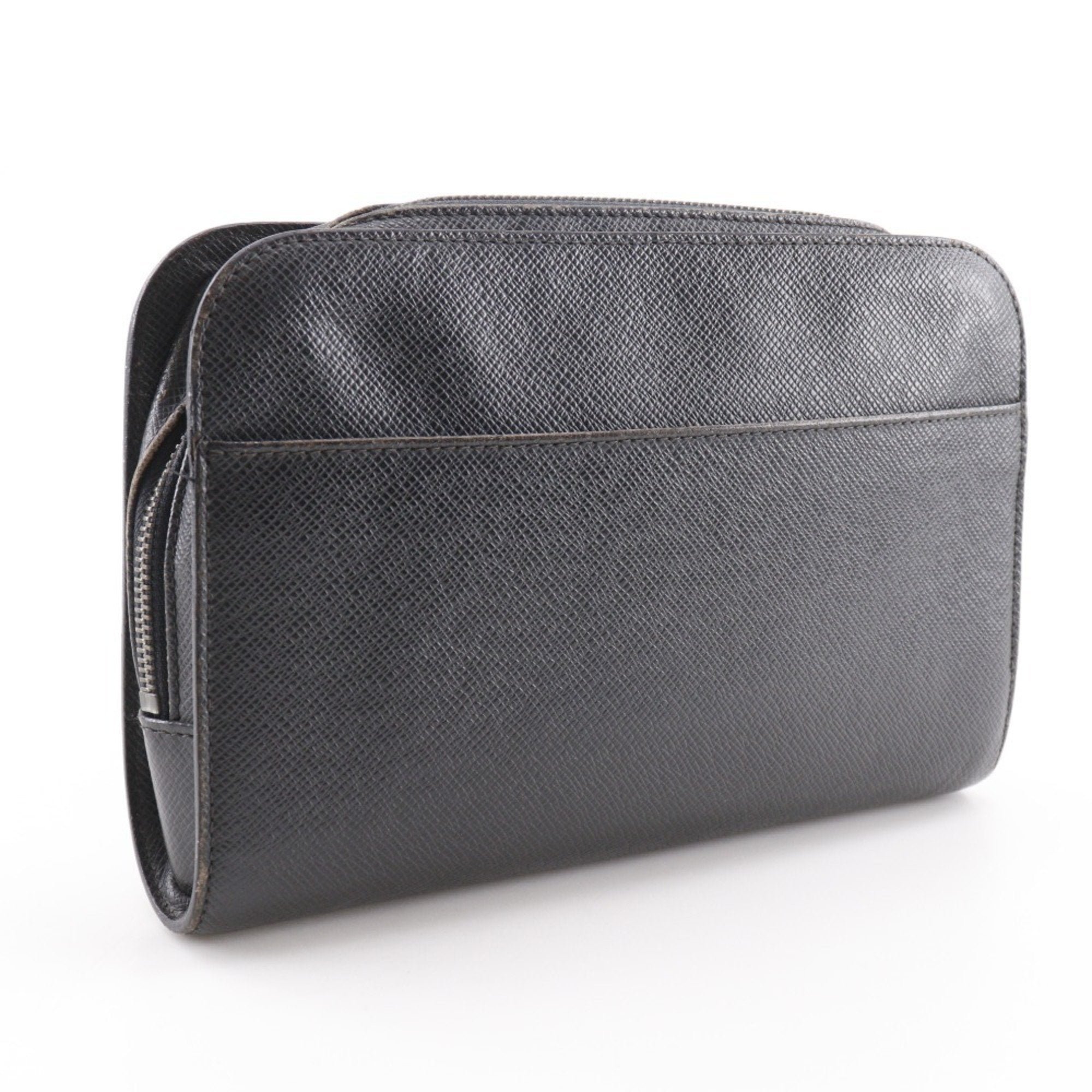 Louis Vuitton Taiga Ardoise Black Taiga Leather Handbag