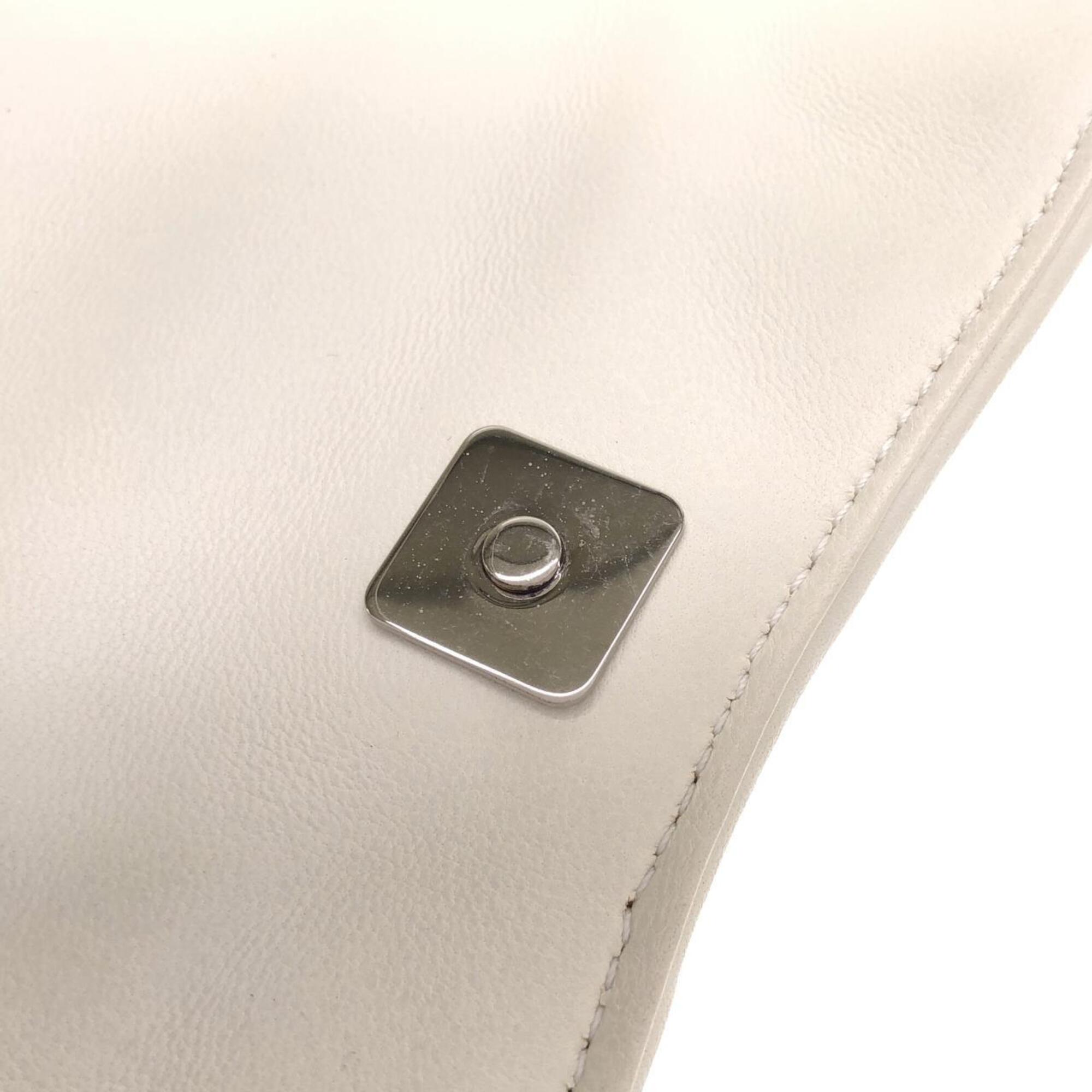 Gucci White Quilting Leather Shoulder Bag (Pre-Owned)