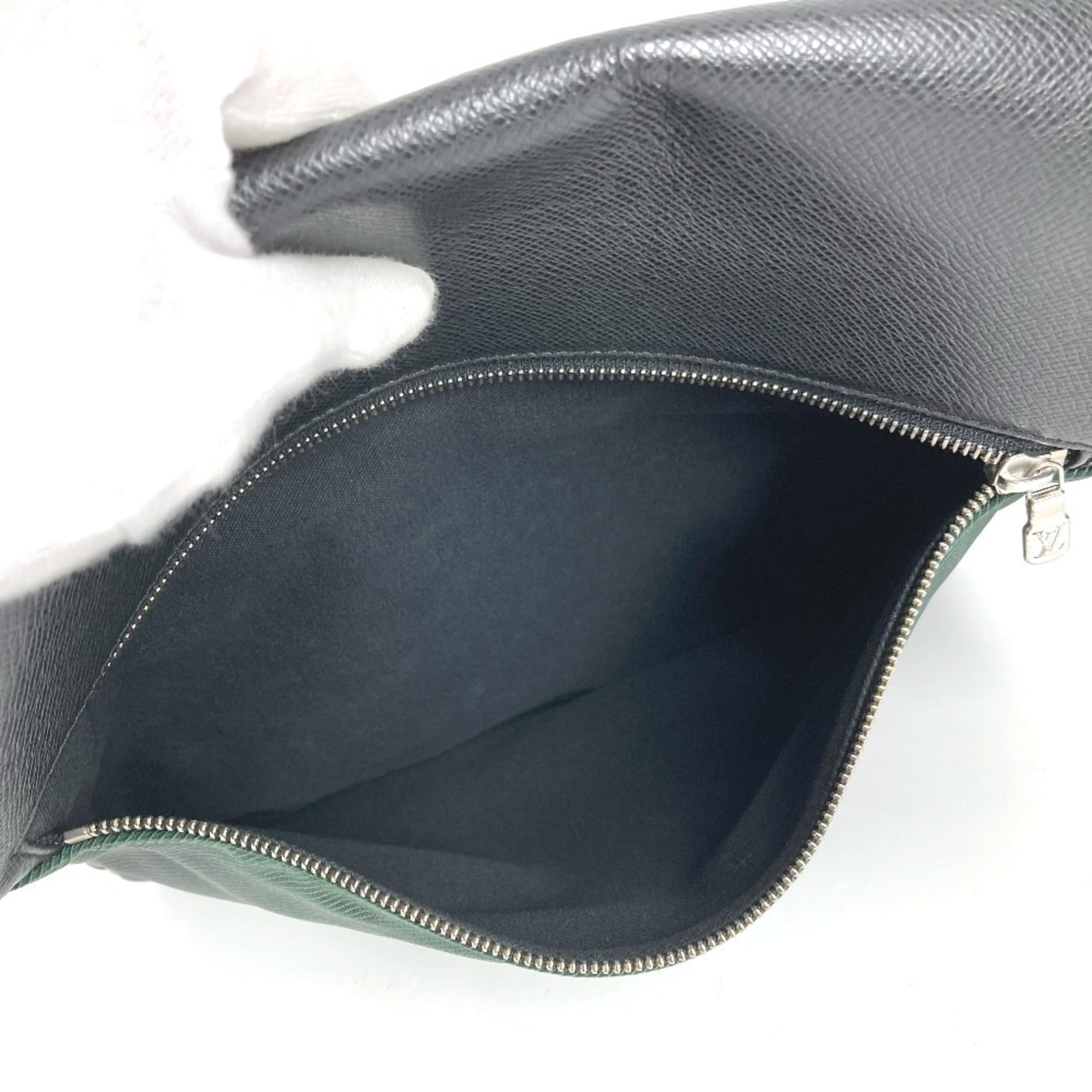 Louis Vuitton Ardoise Black Khaki Taiga Leather Nylon Leather Messenger Bag Shoulder Bag