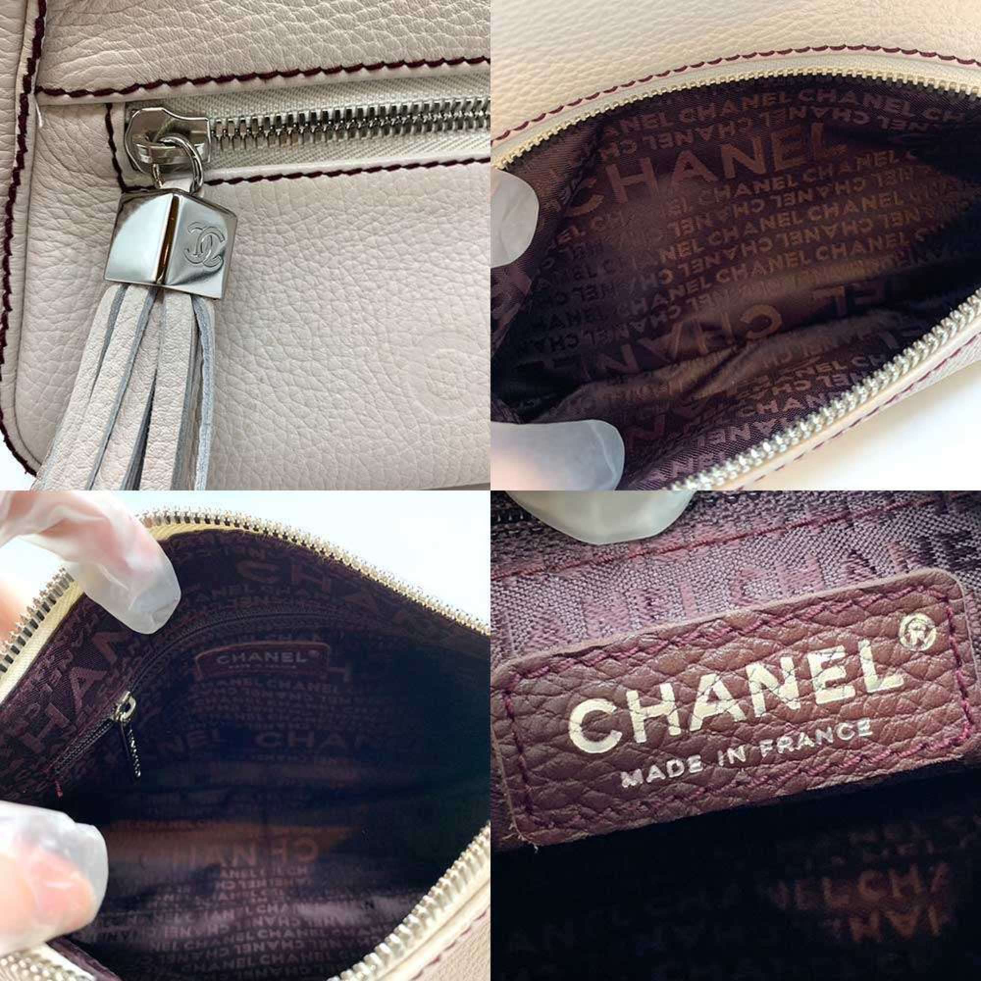 Chanel White Leather Shoulder Bag