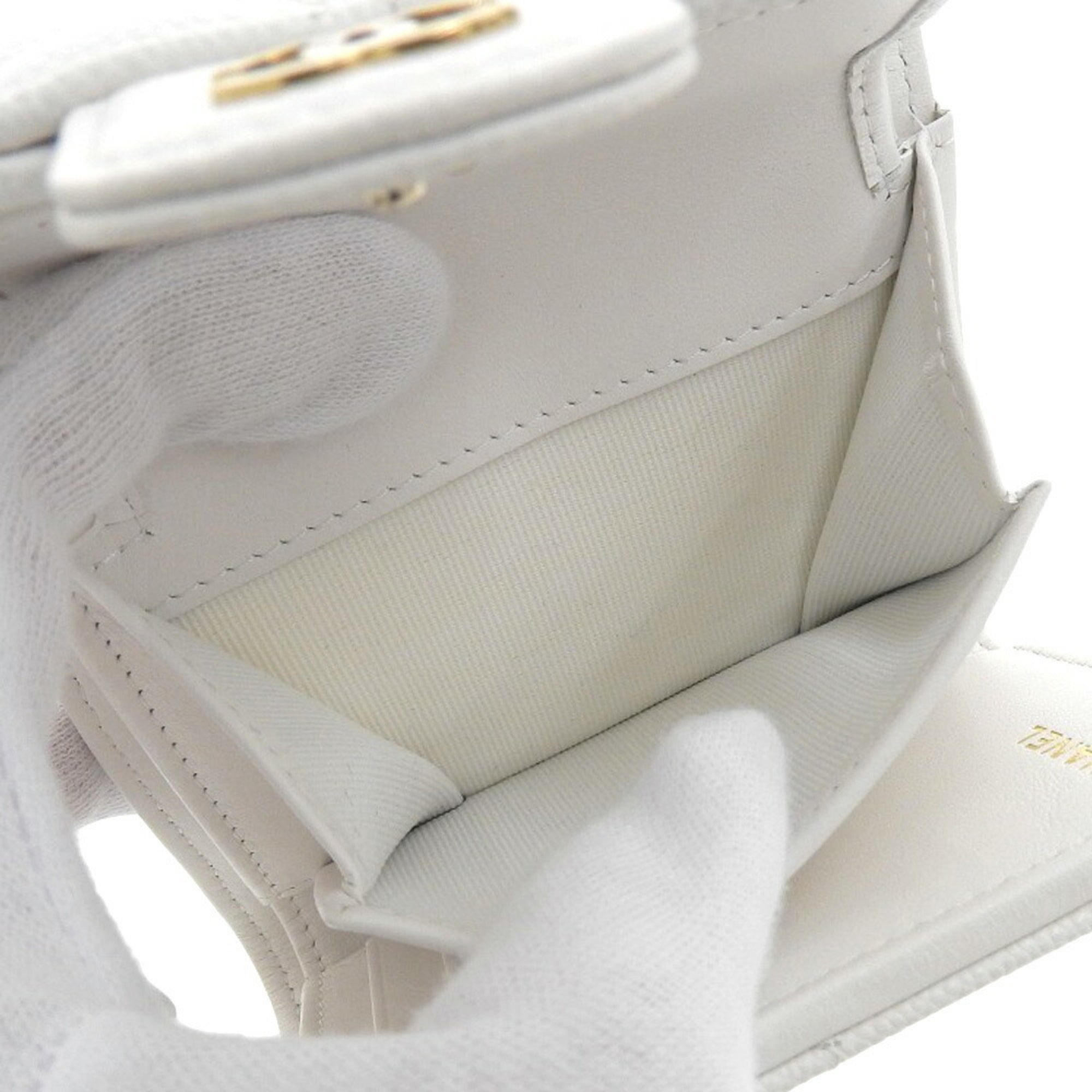 Chanel White Grained Calfskin Wallet (Tri-Fold)
