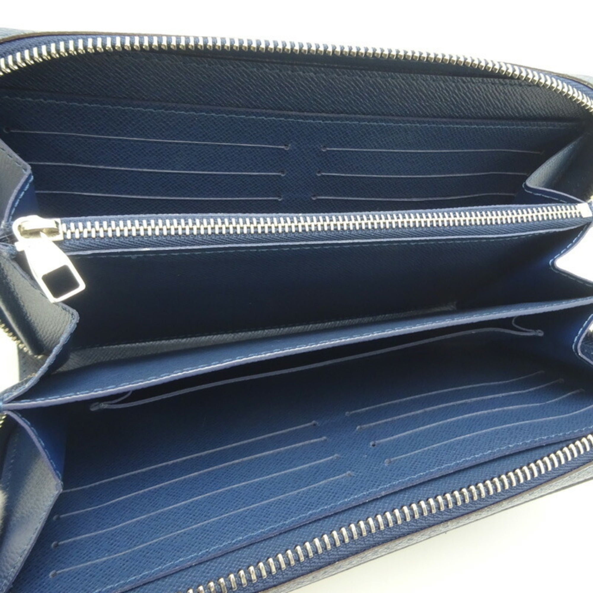 Louis Vuitton Taiga Blue Ocean Taiga Leather Pochette