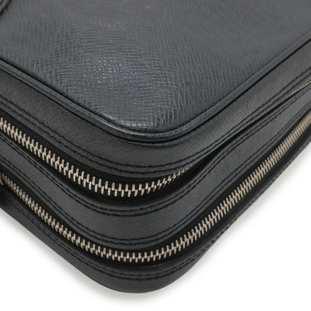 Louis Vuitton Ardoise Black Taiga Leather Leather Clutch Bag