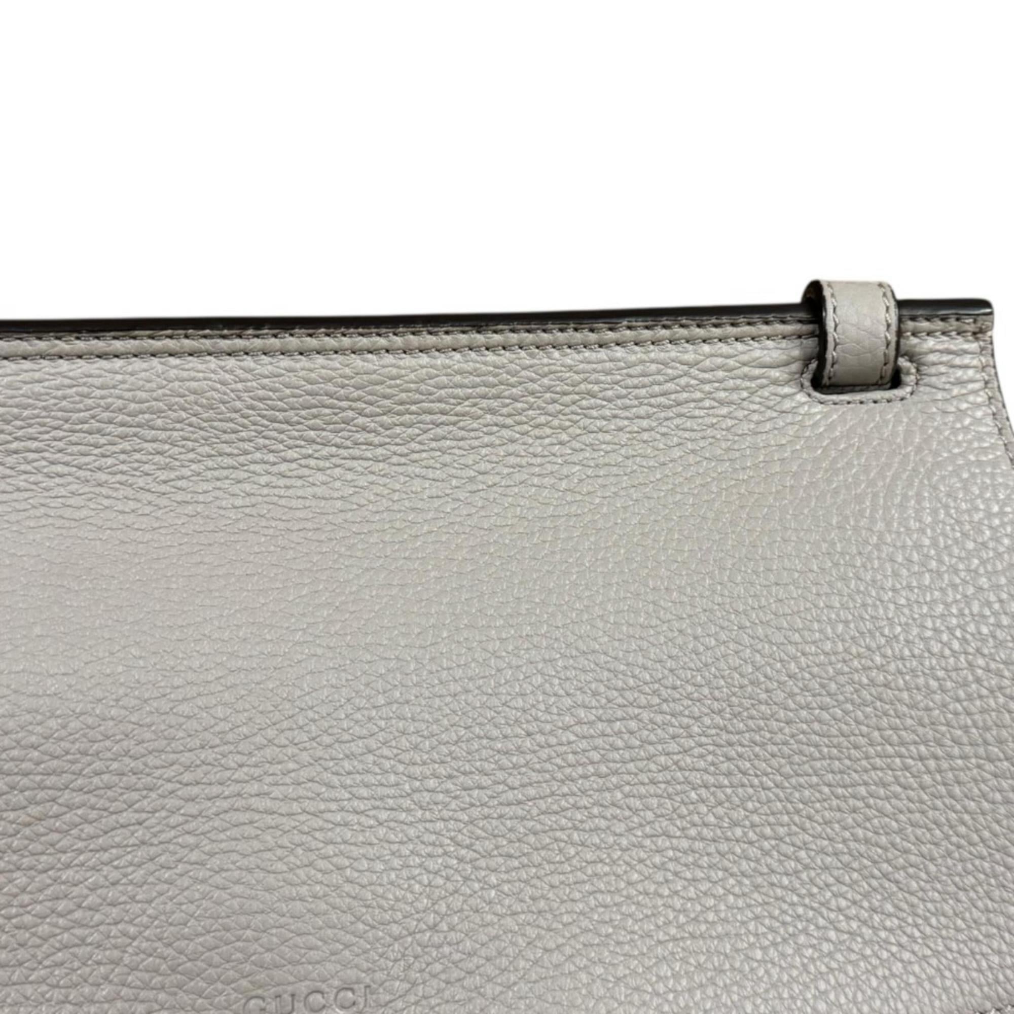 Gucci Gray Leather Shoulder Bag (Pre-Owned)