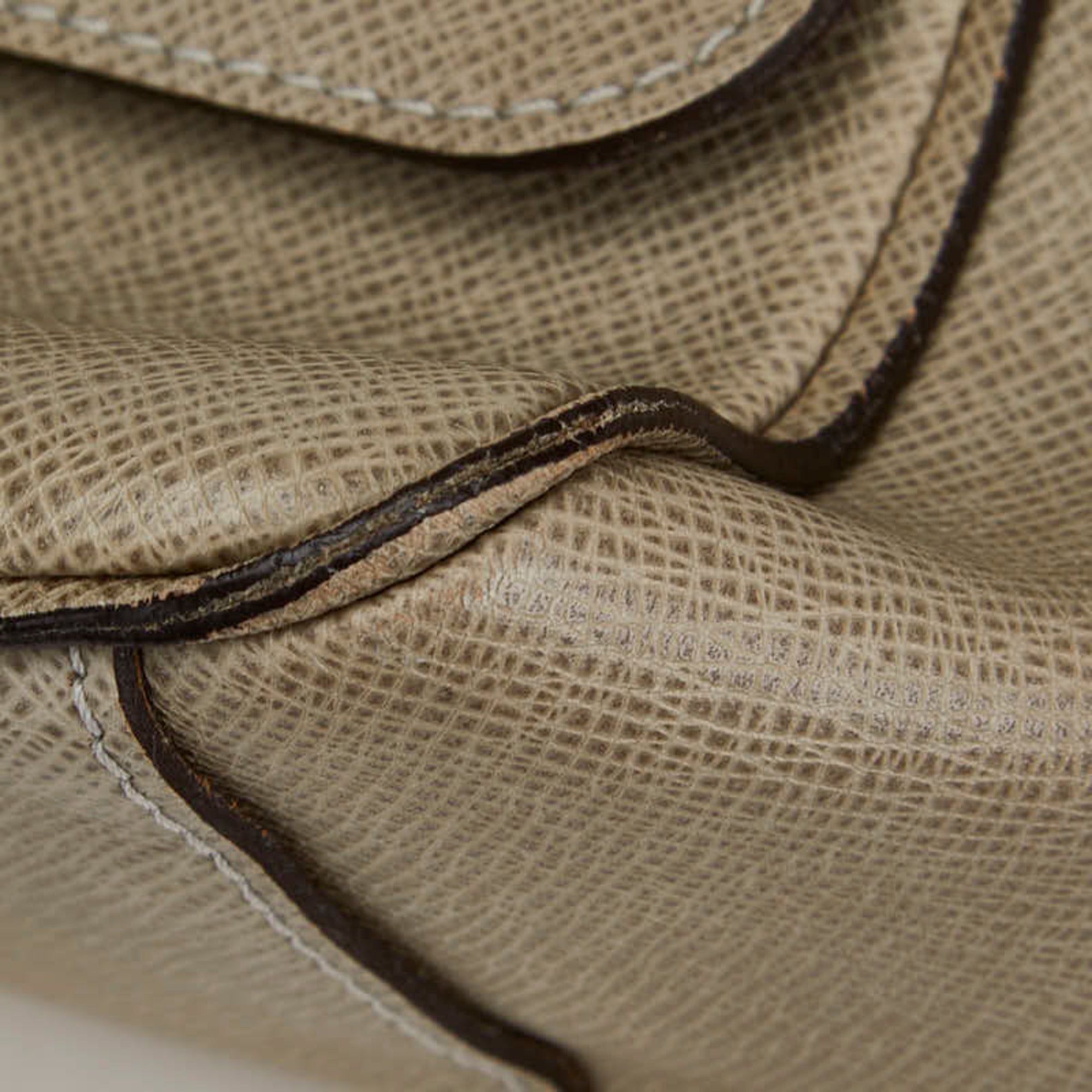 Louis Vuitton Taiga Beige Polaire Taiga Leather Shoulder Bag
