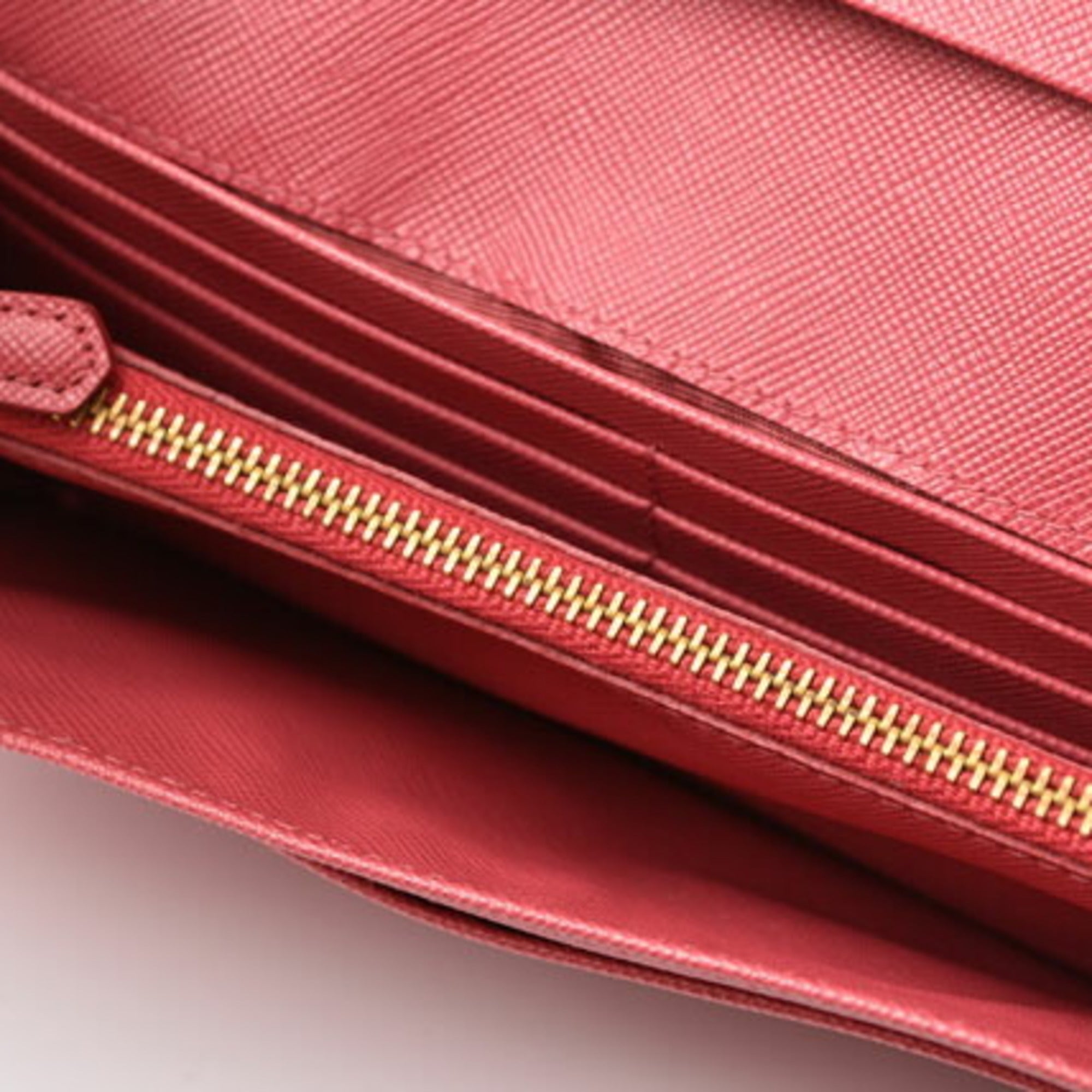 Prada Peonia Saffiano Metal Saffiano Metal Long Wallet (Bi-Fold)