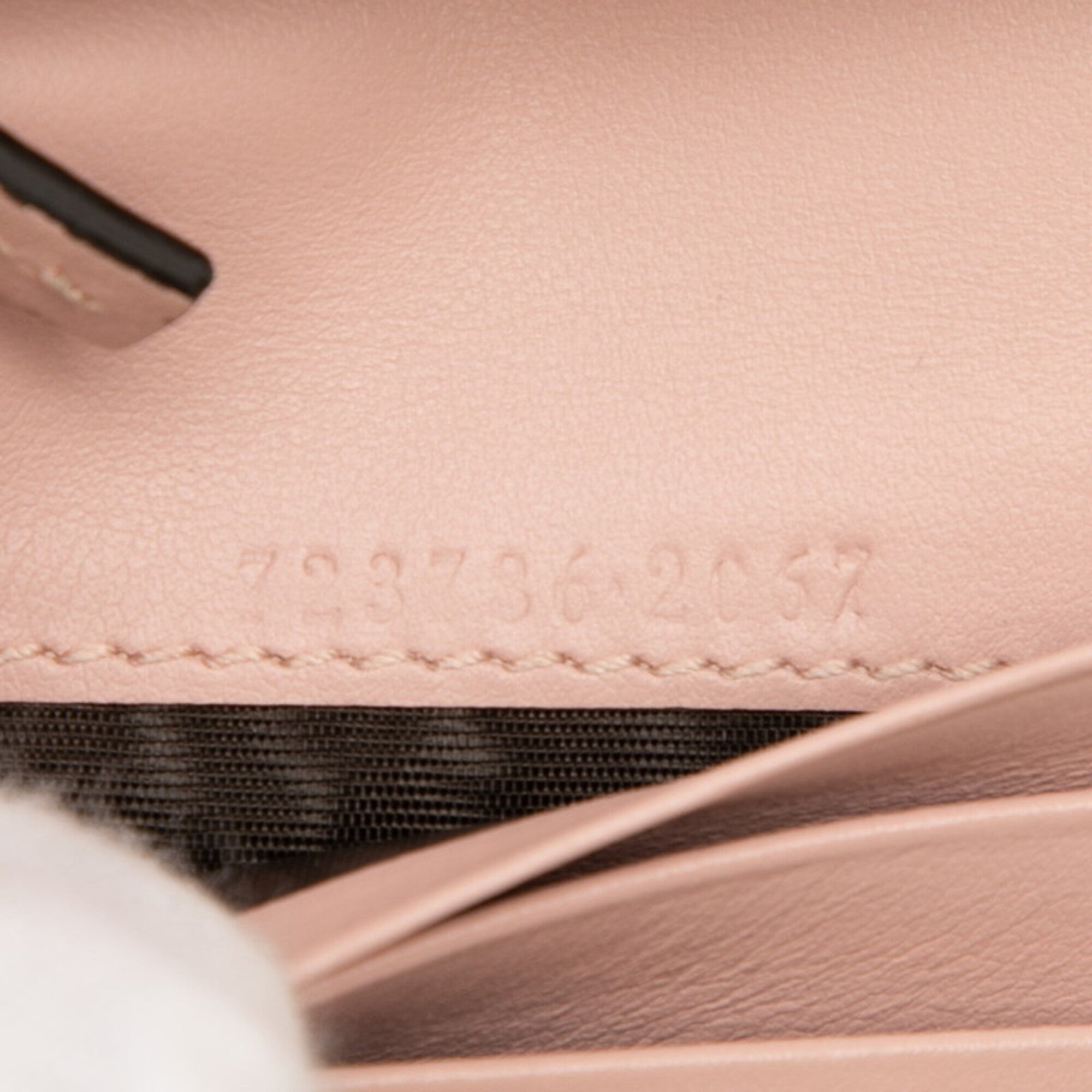 Gucci Pink Leather Wallet (Bi-Fold) (Pre-Owned)