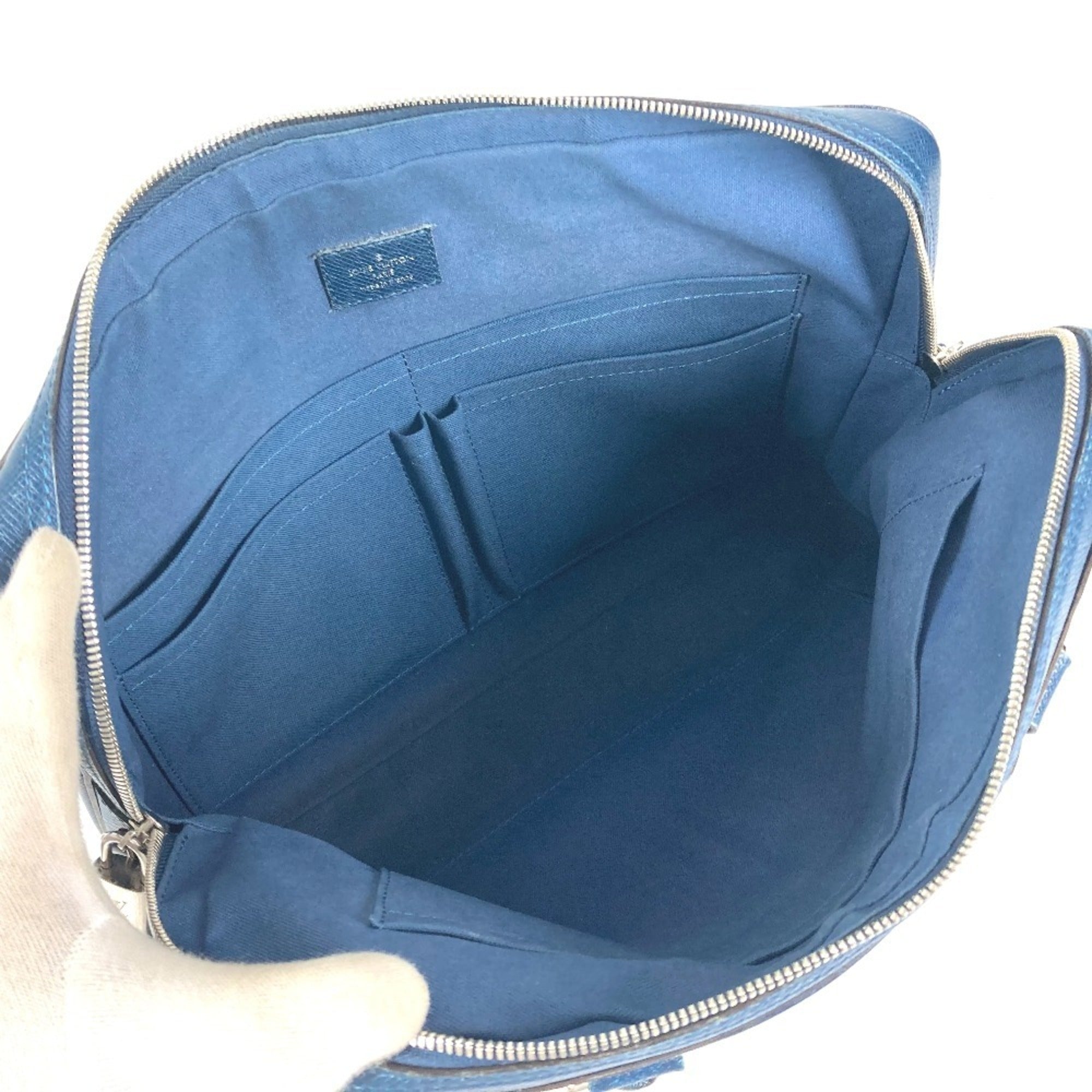 Louis Vuitton Navy Ocean Taiga Leather Briefcase Handbag