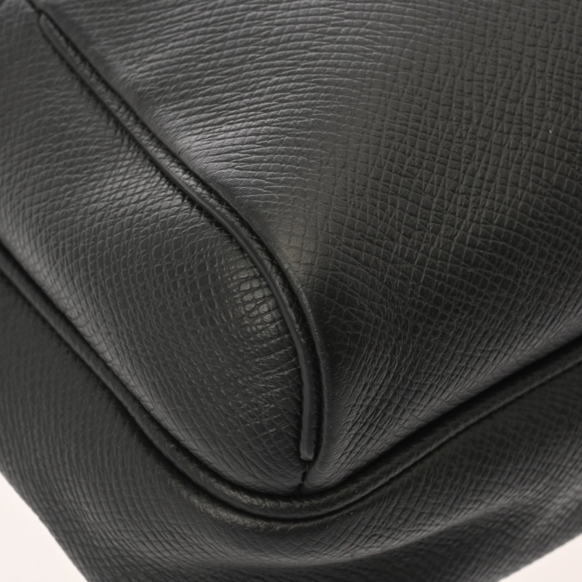 Louis Vuitton Noir Leather Shoulder Bag