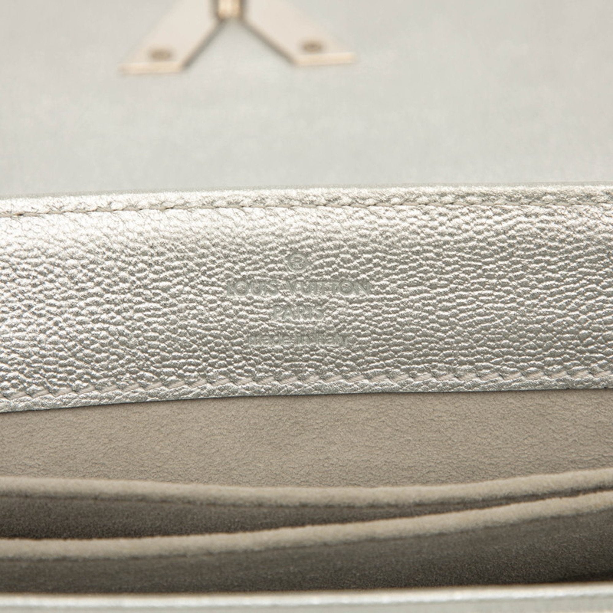 Louis Vuitton Argent Silver Leather Shoulder Bag