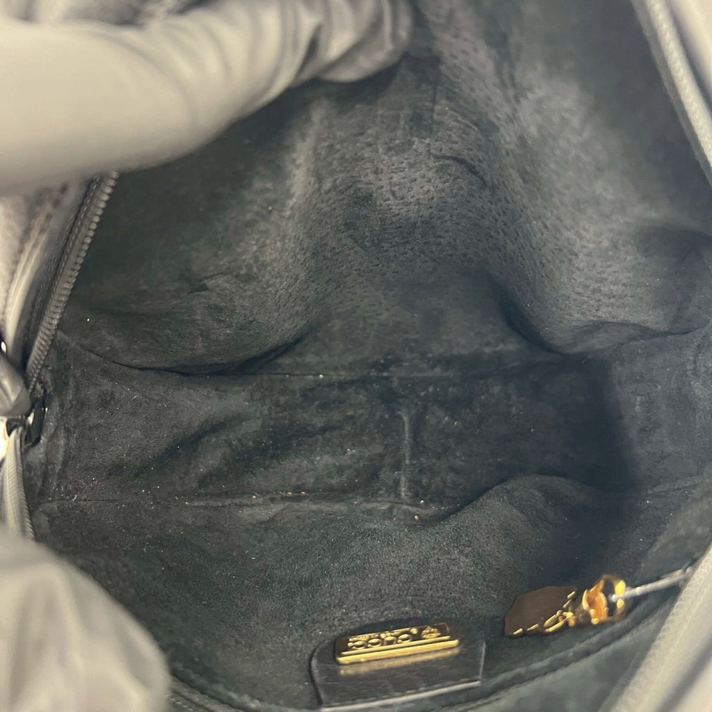 Gucci Black Leather Pochette Shoulder Bag (Pre-Owned)