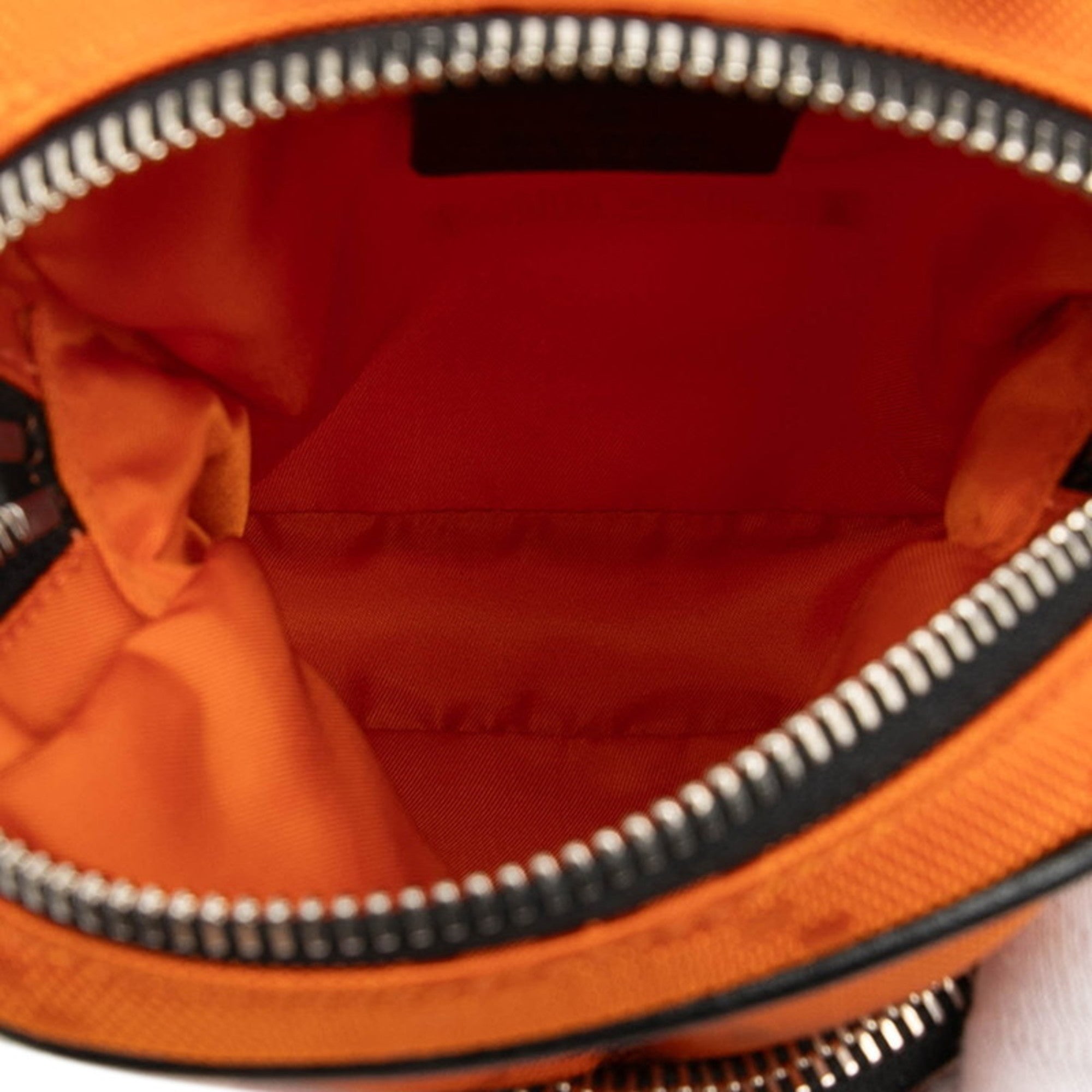 Gucci Orange Nylon Shoulder Bag (Pre-Owned)