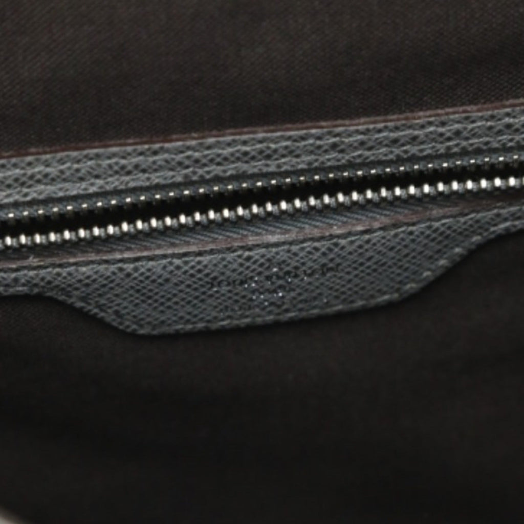 Louis Vuitton Gray Taiga Leather Shoulder Bag