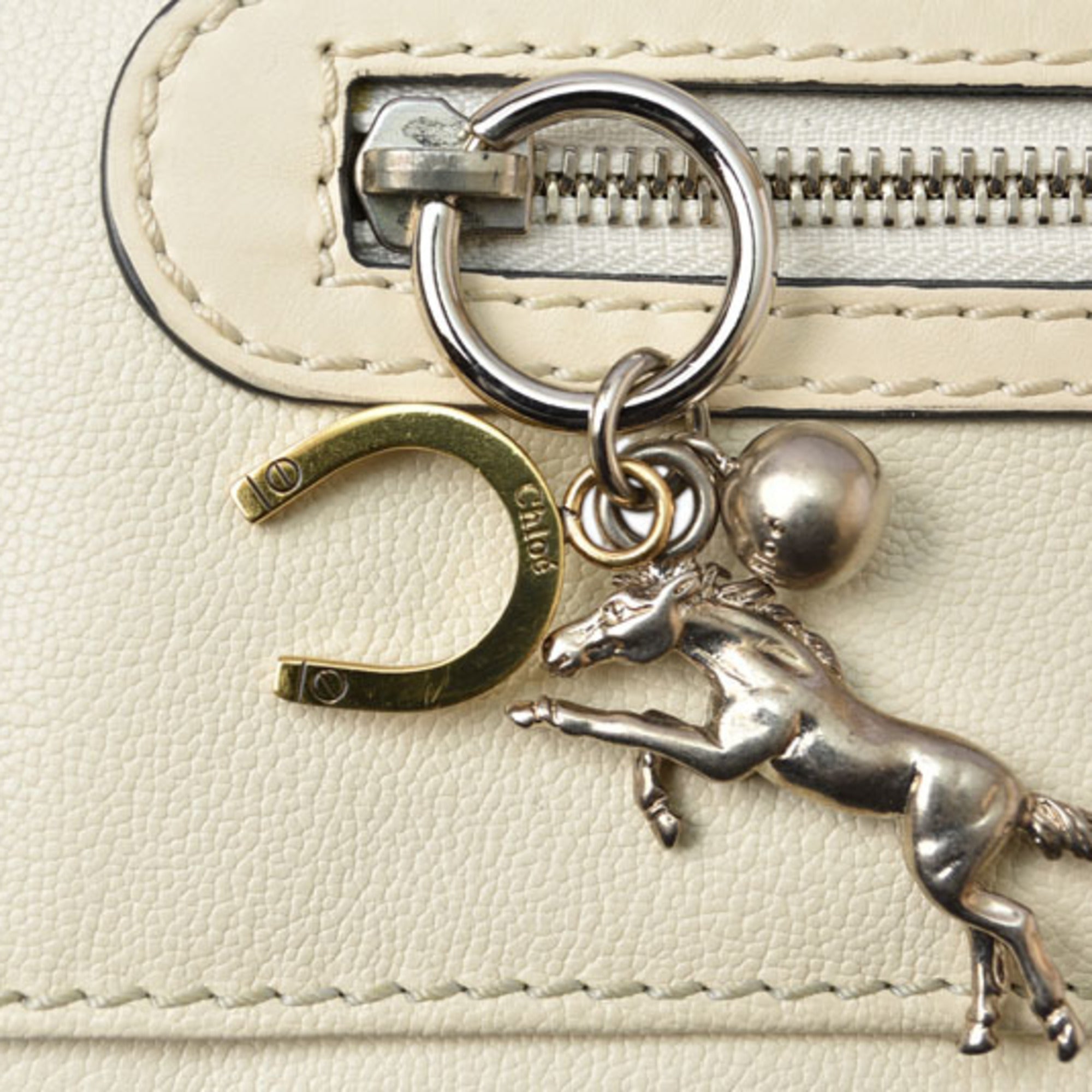 Chloé Off-White Leather Long Wallet (Bi-Fold) (Pre-Owned)